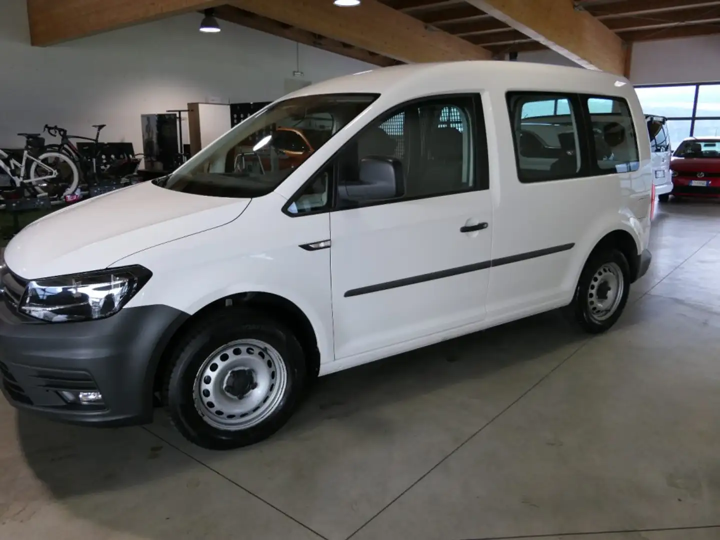 Volkswagen Caddy 1.0 TSI 102 CV Furgone Bus. + IVA Biały - 1