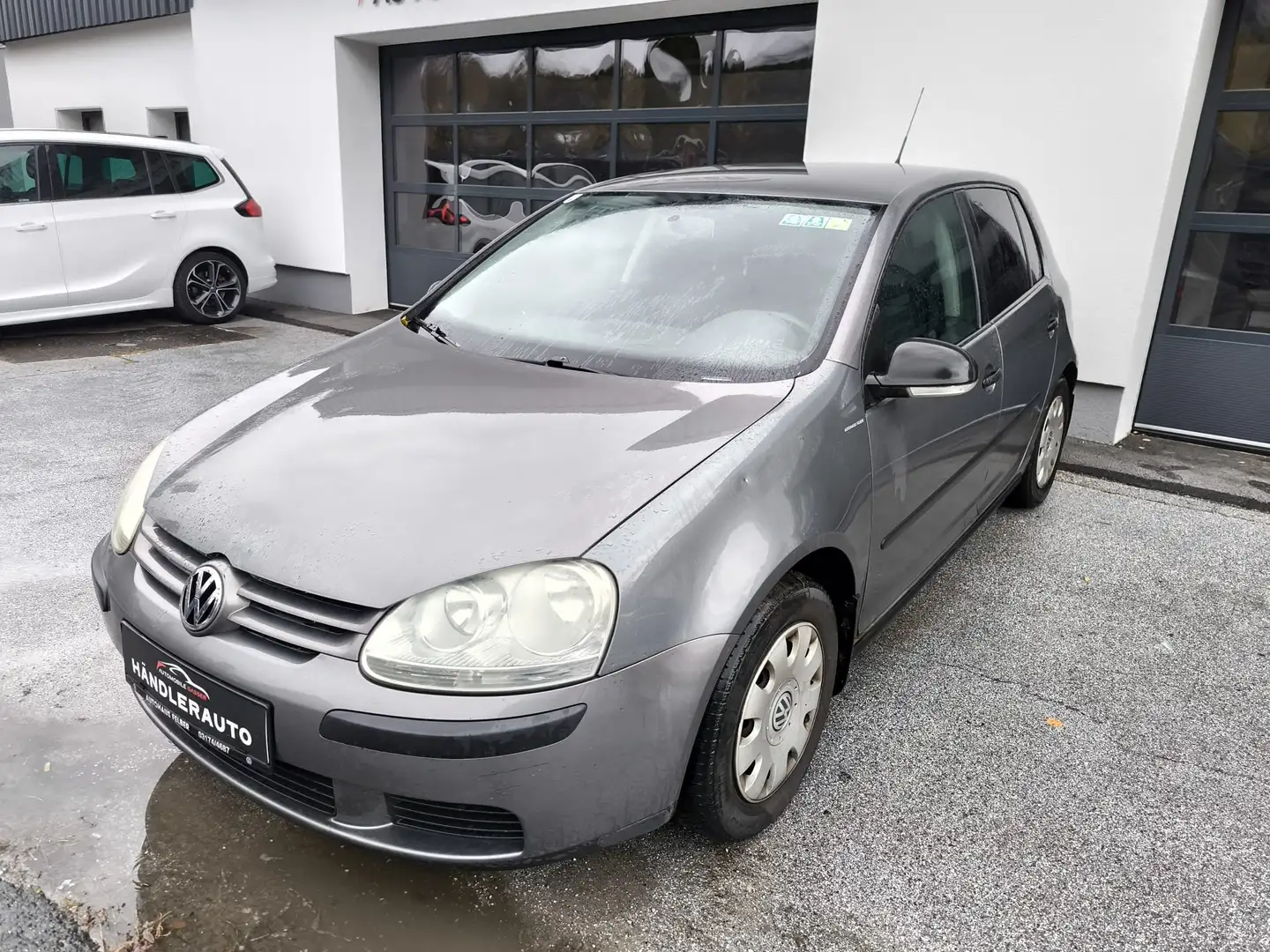 Volkswagen Golf Trendline Grau - 2