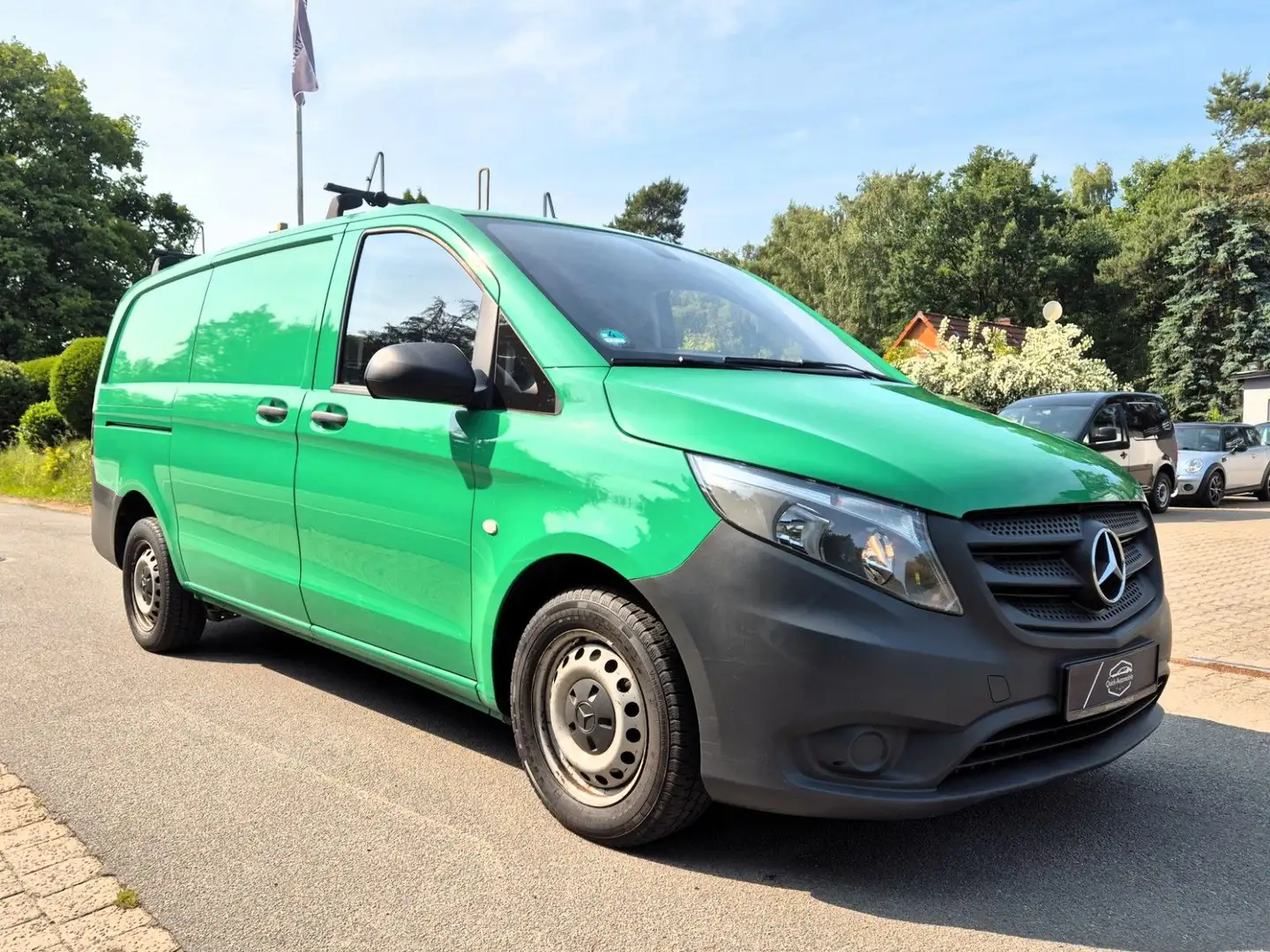 Mercedes-Benz Vito Kasten 111 CDI FWD lang |1.Hand|Dachtr|AHK| Grün - 1