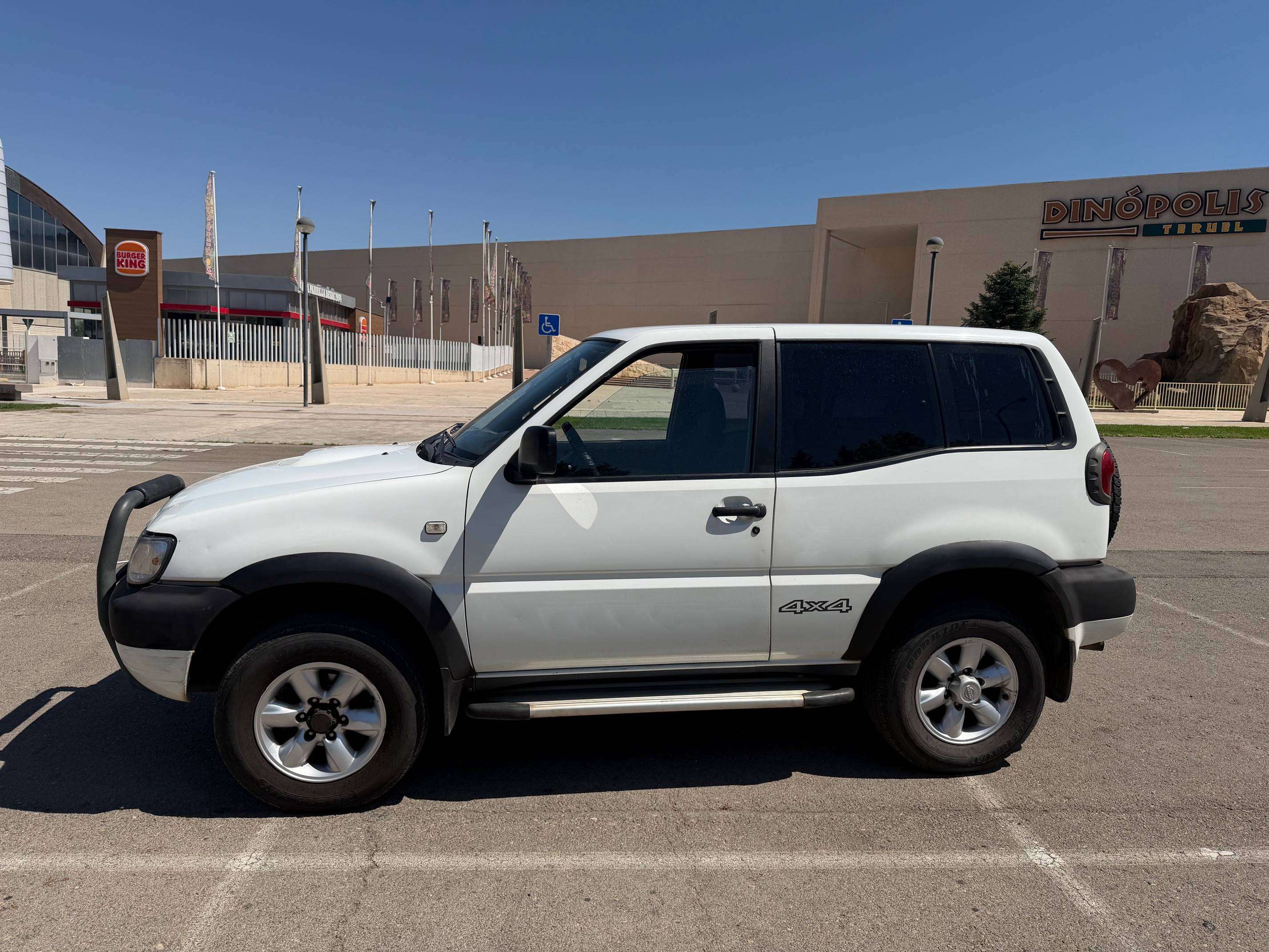 Nissan Terrano Terrano 2.7 TD Sport Sport - foto 1