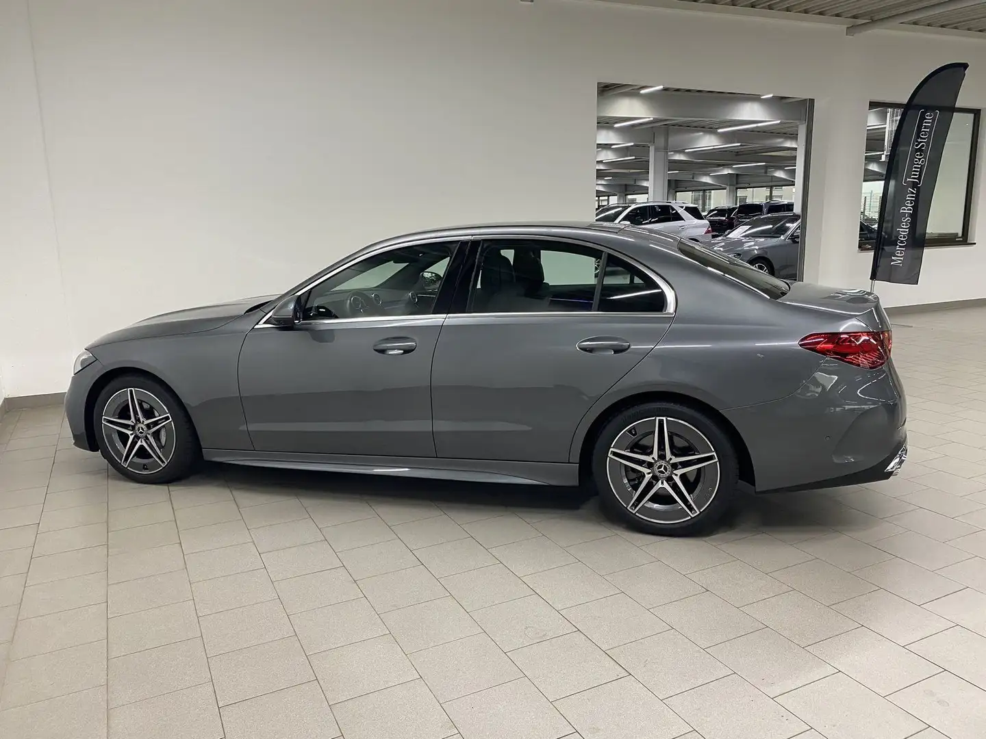 Mercedes-Benz C 180 AMG+DIGITAL LIGHT+NAV+360°+AMBIENTE+18"AMG Grau - 2