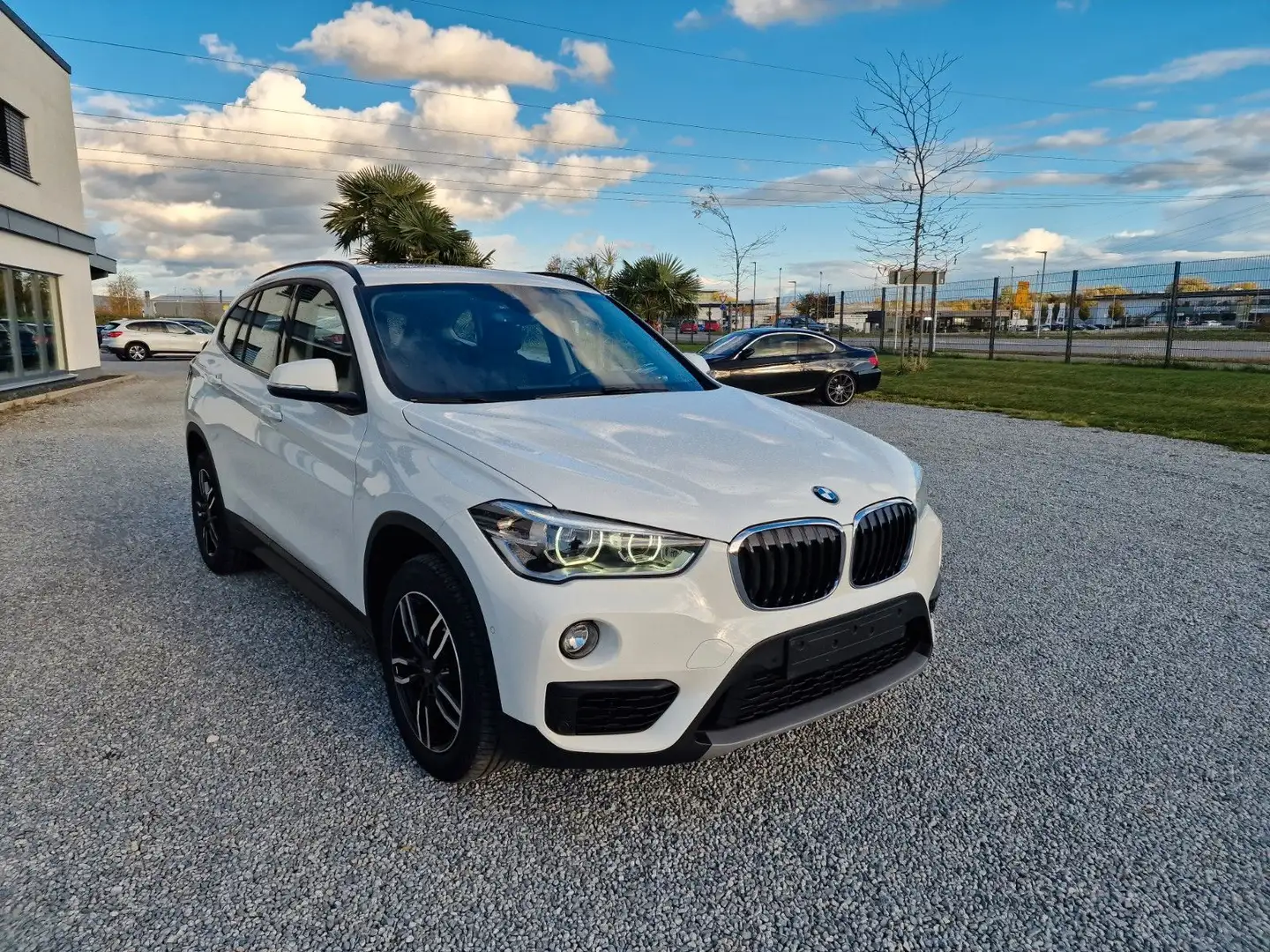 BMW X1 xDrive25d Advantage,Aut.,Navi.Plus,Pano.HUD Weiß - 2