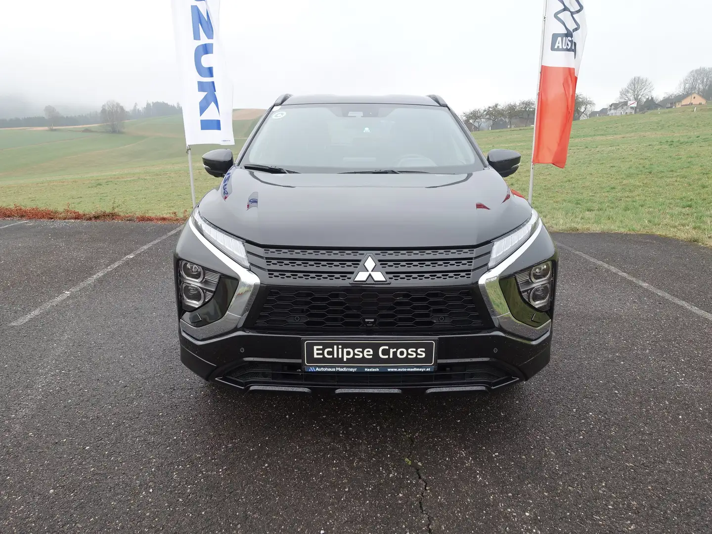 Mitsubishi Eclipse Cross 2,4 PHEV 4WD Diamond Schwarz - 2