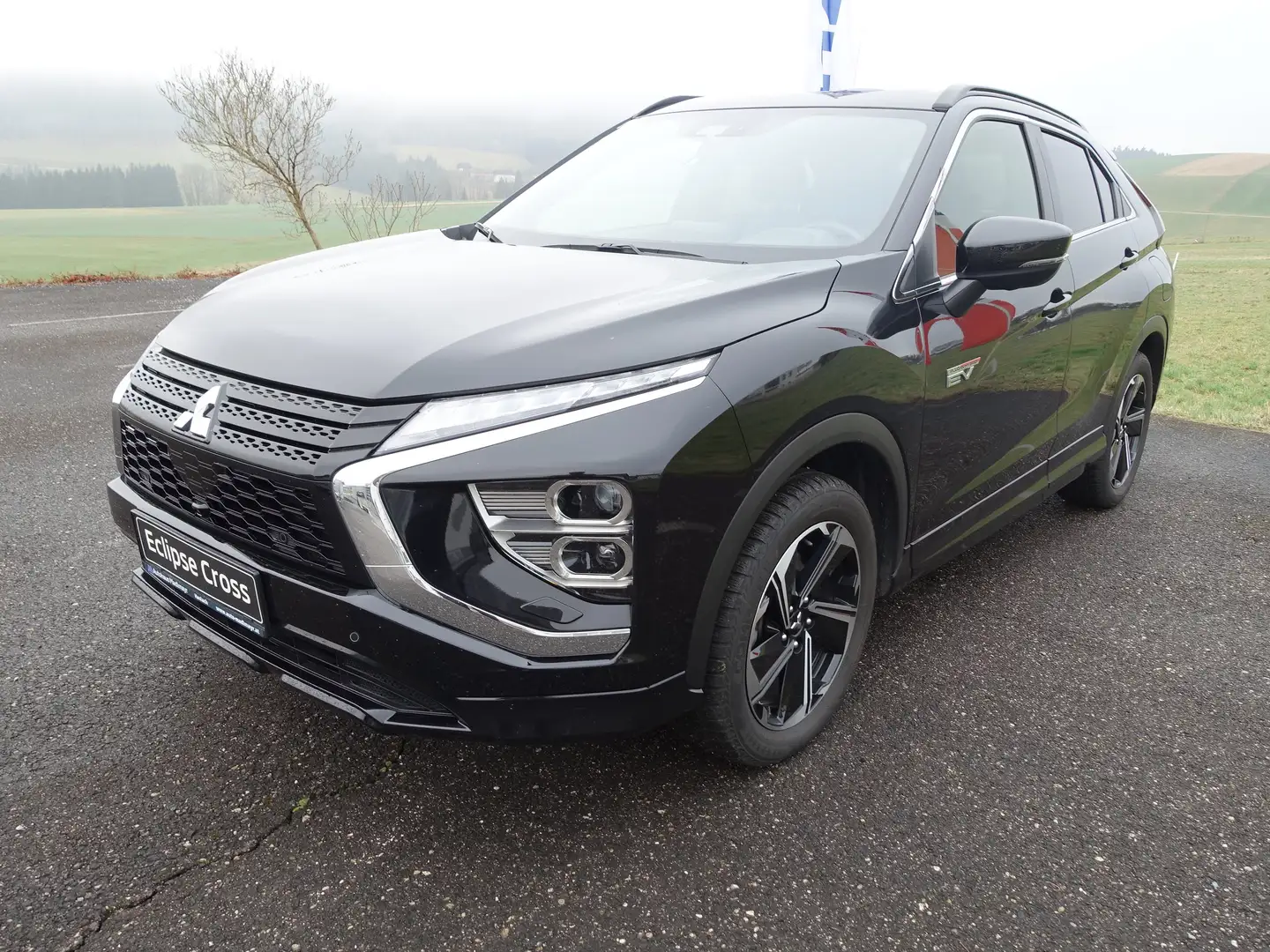 Mitsubishi Eclipse Cross 2,4 PHEV 4WD Diamond Schwarz - 1