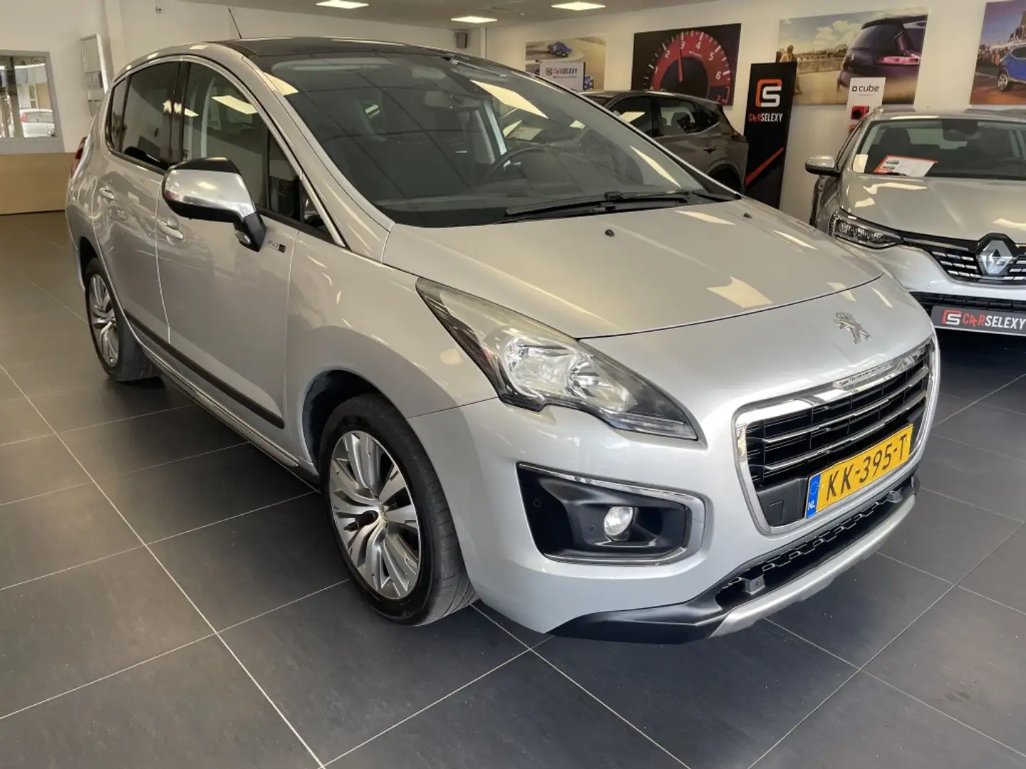 Peugeot 3008 1.2 PureTech Style Gris - 2