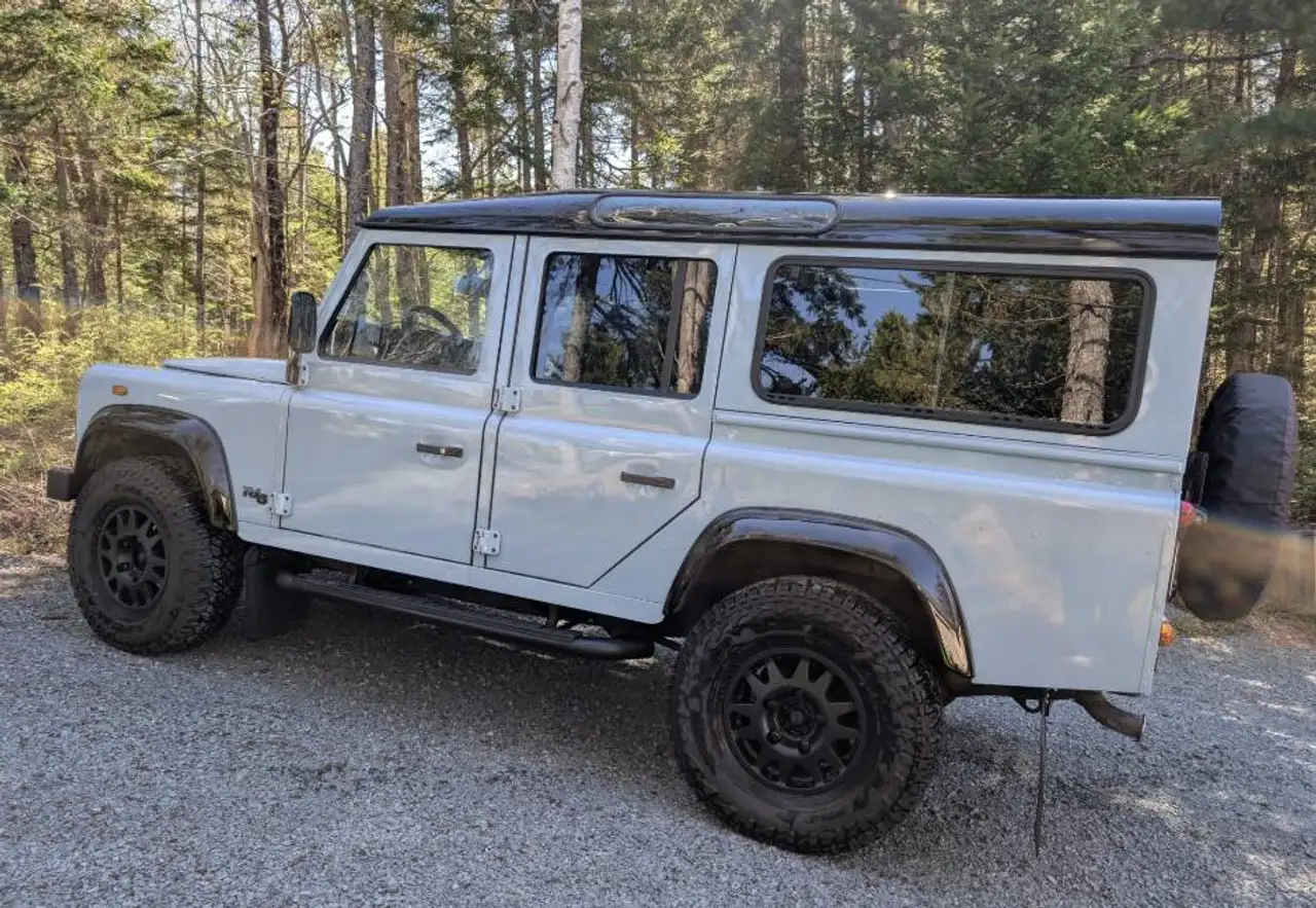 Land Rover Defender снимка Land Rover Defender