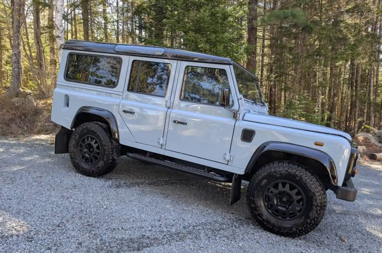 Land Rover Defender снимка Land Rover Defender