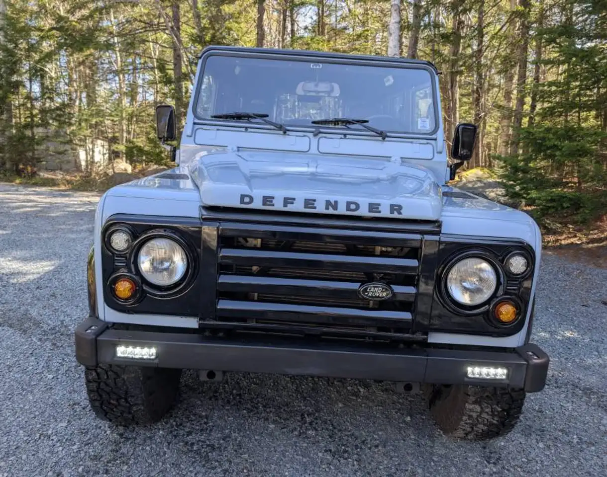 Land Rover Defender снимка Land Rover Defender