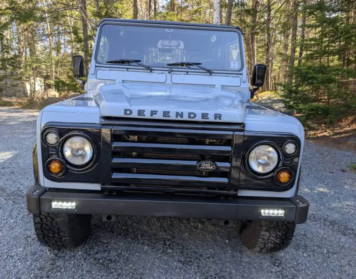 Land Rover Defender снимка Land Rover Defender