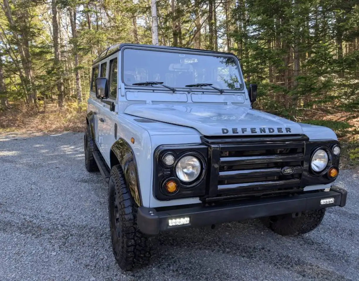 Land Rover Defender снимка Land Rover Defender