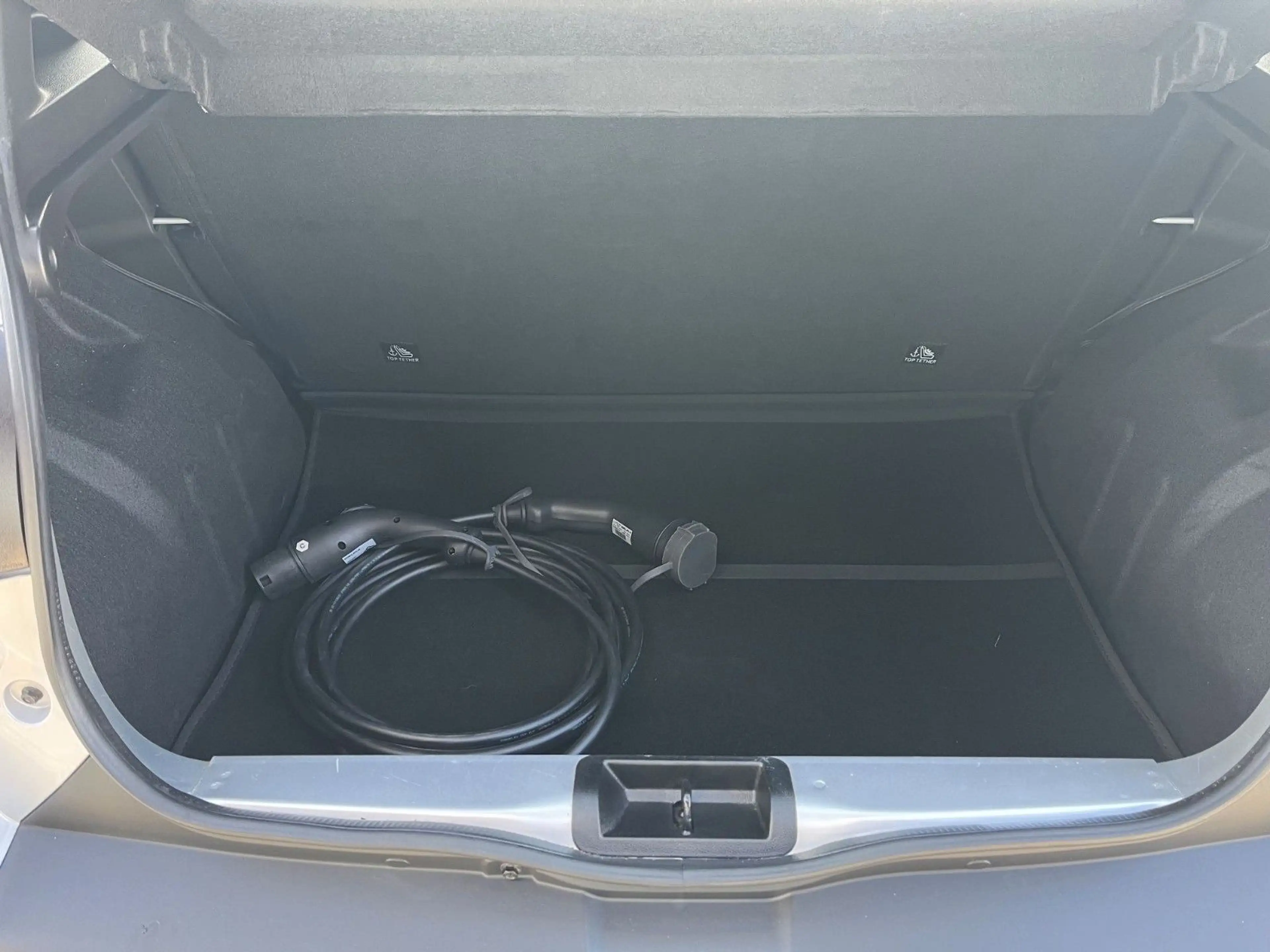 Dacia Spring Electric Comfort Plus mit Look Paket Oran — photo 9