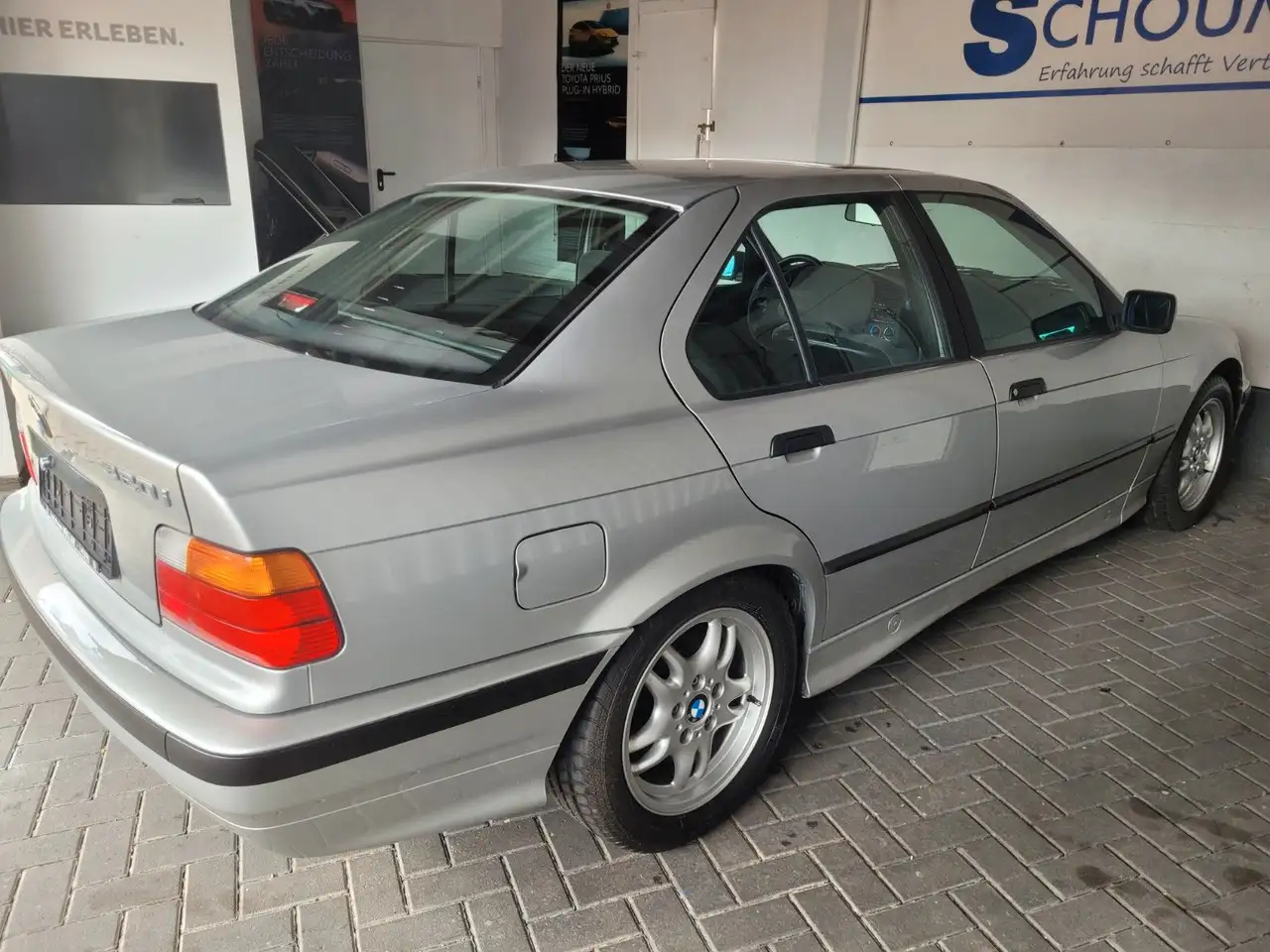 BMW 320 *SEHR GEPFLEGT*SCHIEBEDACH*SCHECKHEFT*2.BESIT, foto 4