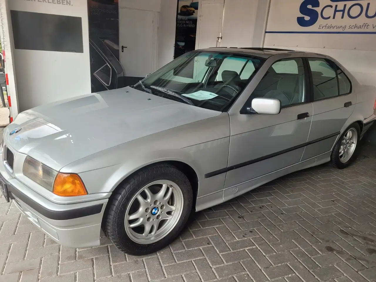BMW 320 *SEHR GEPFLEGT*SCHIEBEDACH*SCHECKHEFT*2.BESIT, foto 3