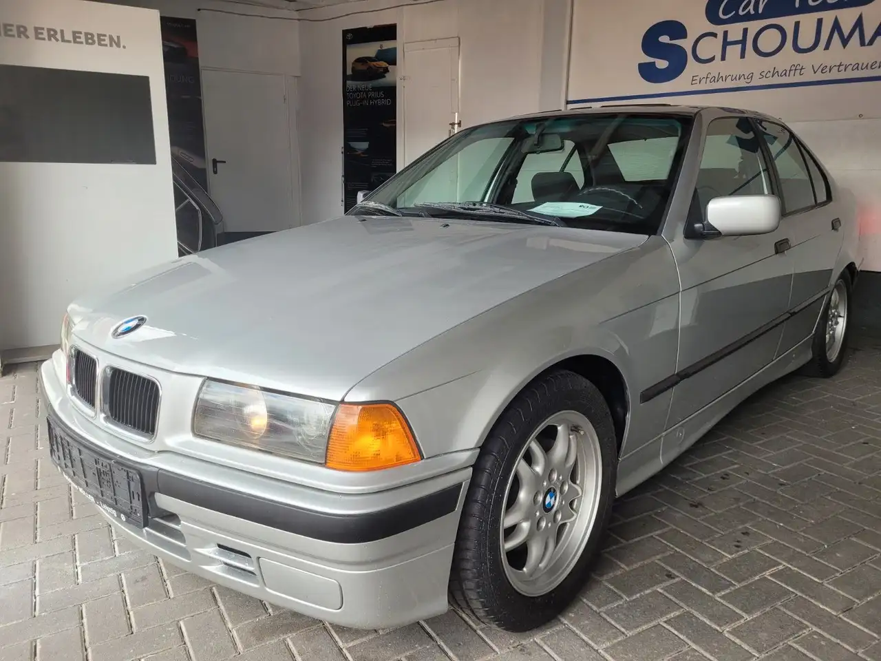 BMW 320 *SEHR GEPFLEGT*SCHIEBEDACH*SCHECKHEFT*2.BESIT, foto 2
