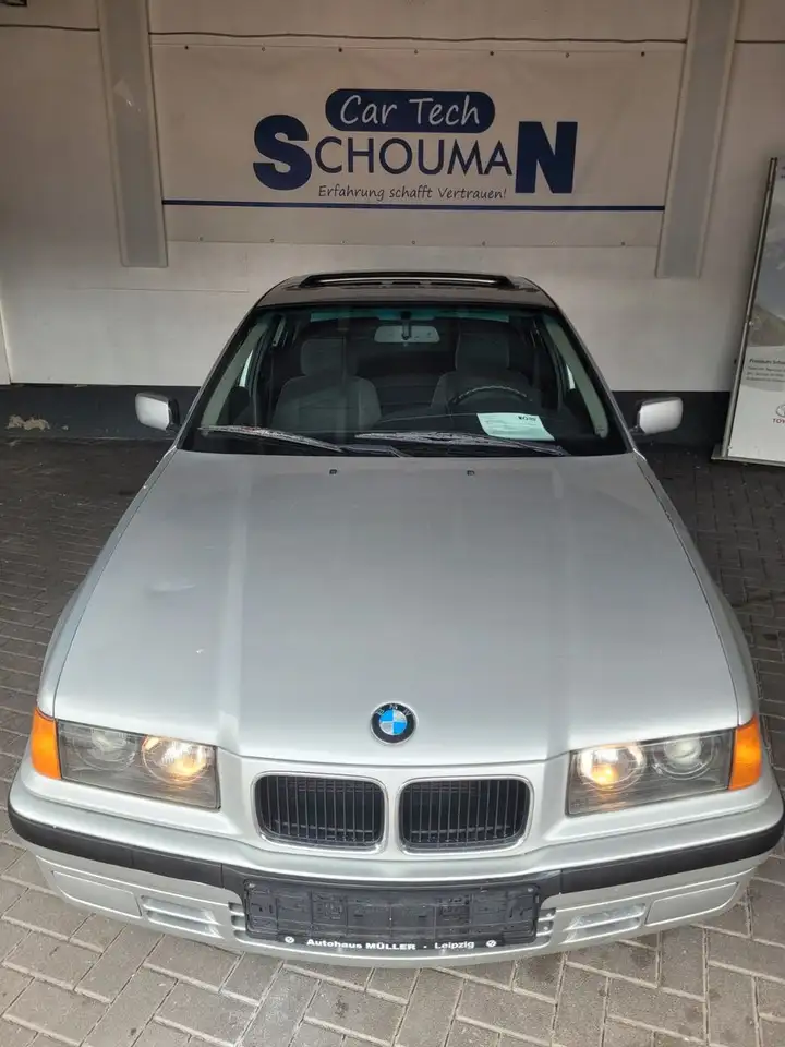 BMW 320 *SEHR GEPFLEGT*SCHIEBEDACH*SCHECKHEFT*2.BESIT, foto 10