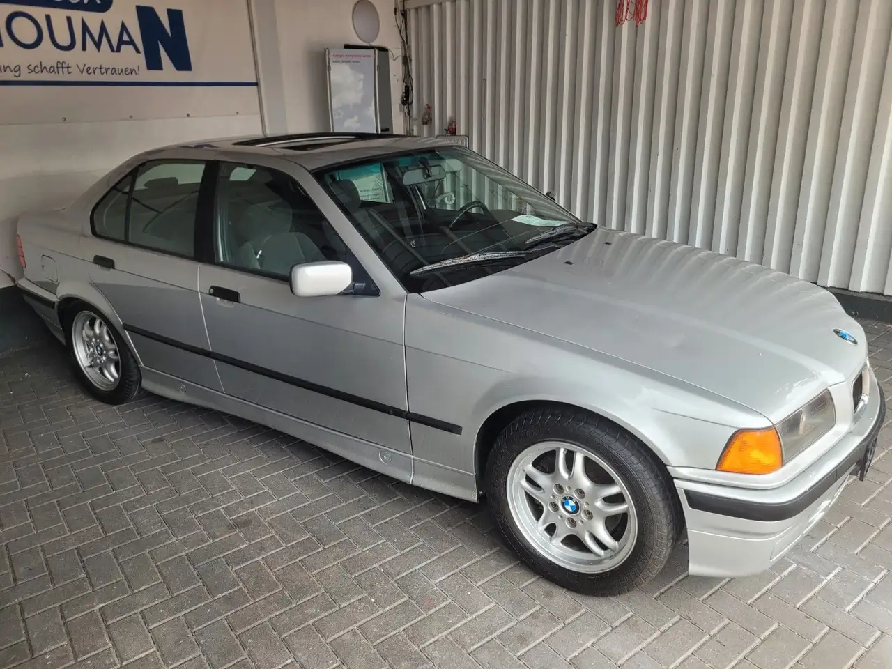 BMW 320 *SEHR GEPFLEGT*SCHIEBEDACH*SCHECKHEFT*2.BESIT, foto 6