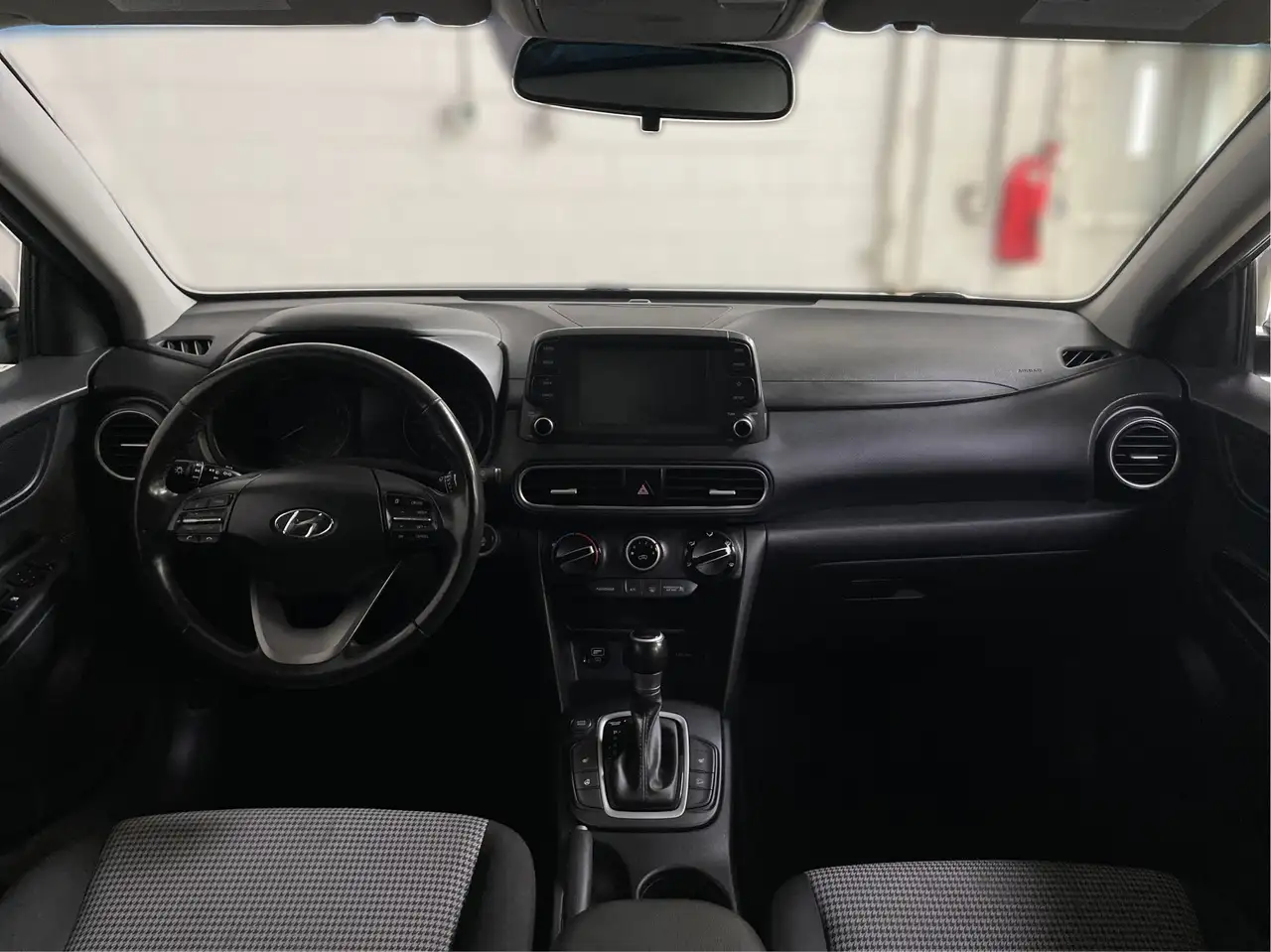 Hyundai KONA снимка Hyundai KONA