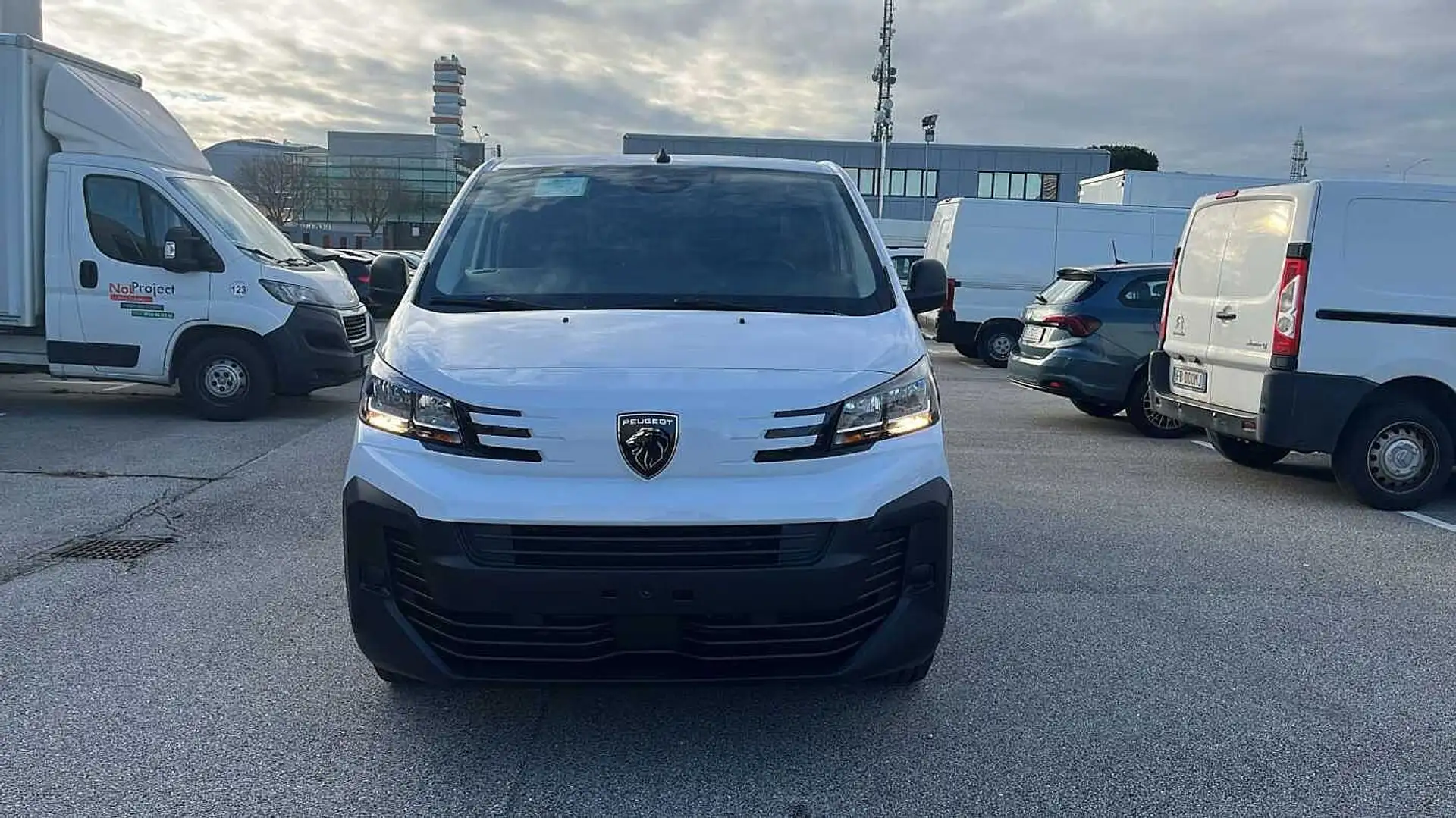 Peugeot Expert Long 2.0 BlueHDi 140cv Furgone Long Blanco - 2