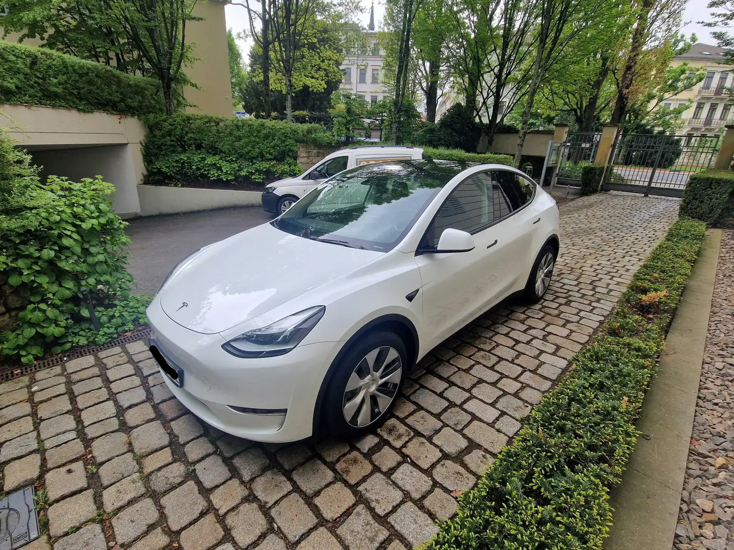 Tesla Model Y Model Y Long Range Dual Motor AWD Weiß - 1