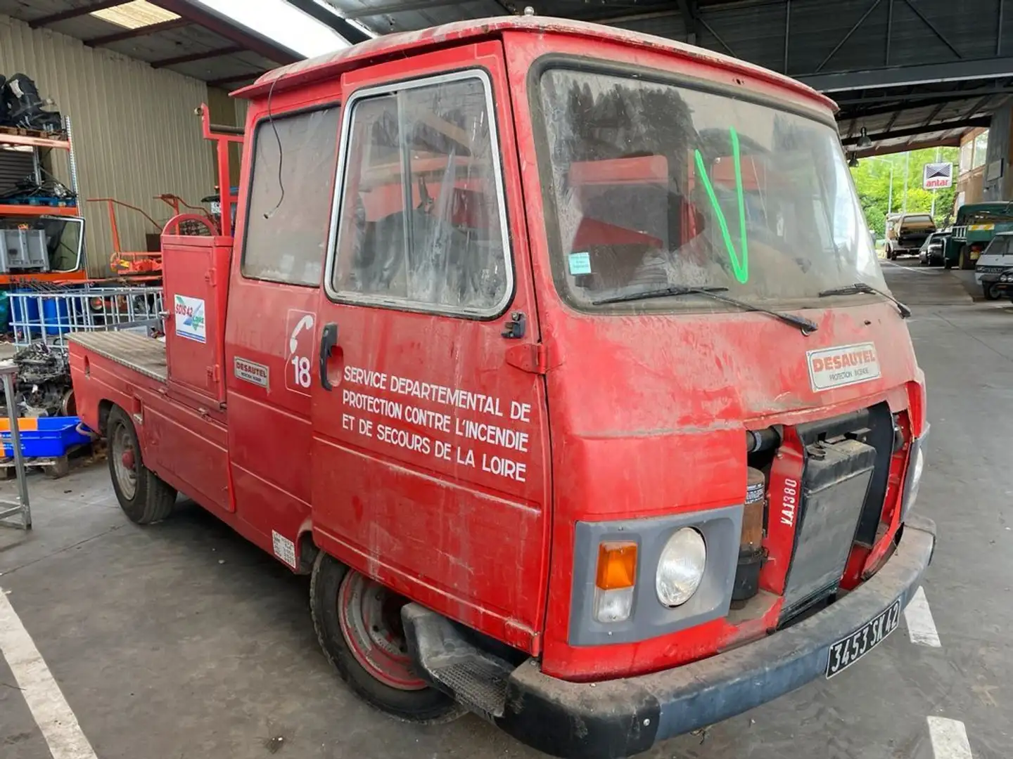 Peugeot J9 pompier à restaurer - 1