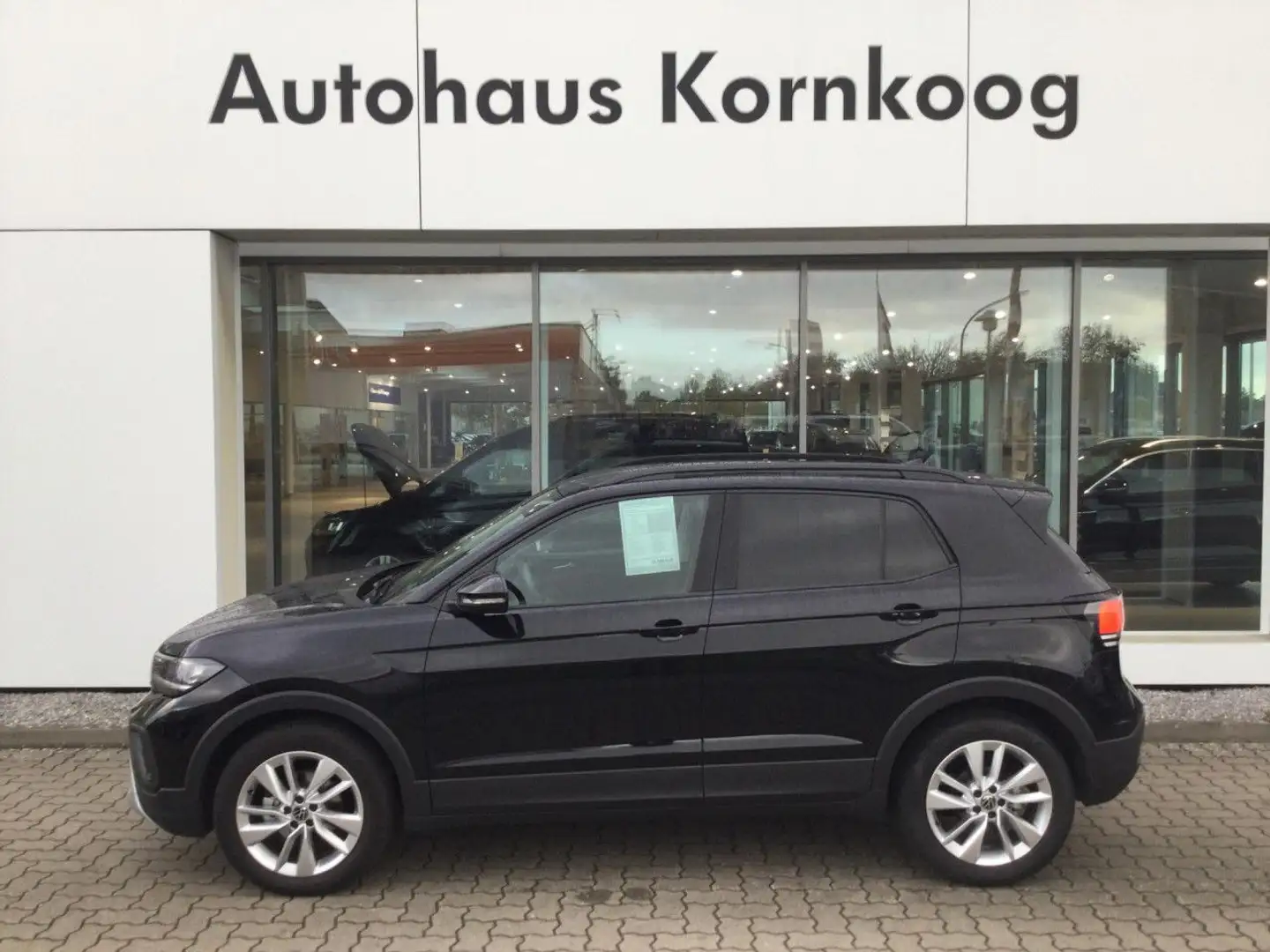 Volkswagen T-Cross 1.0 TSI DSG Life LED APP Kamera Bluetooth Schwarz - 1
