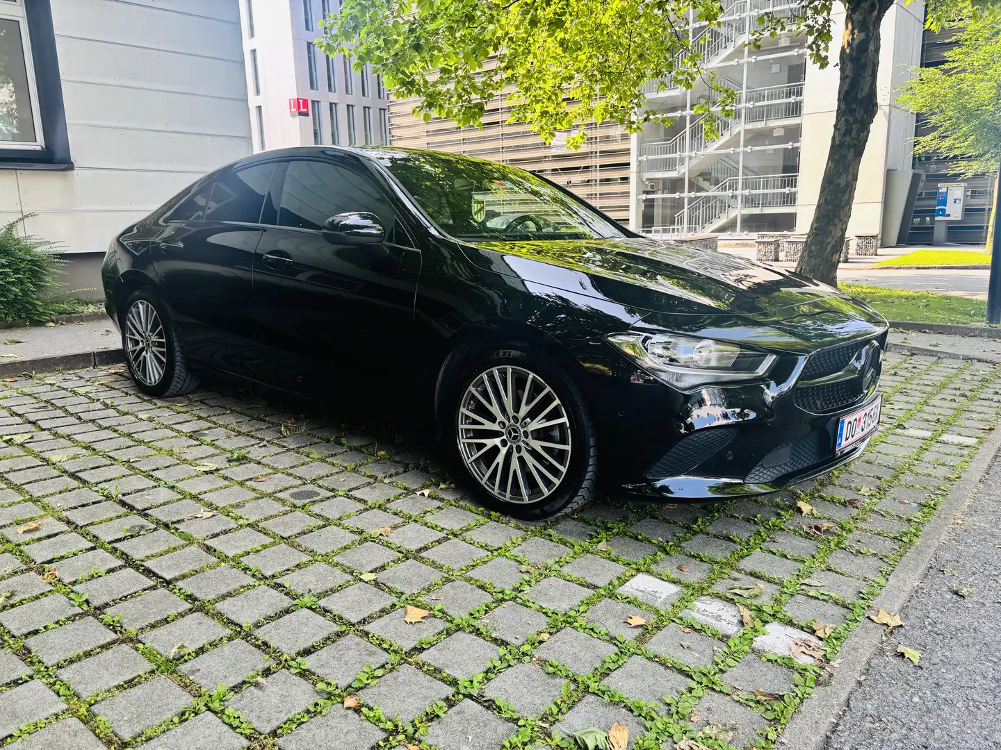 Mercedes-Benz CLA 200 d 8G-DCT Edition 1 Schwarz - 1