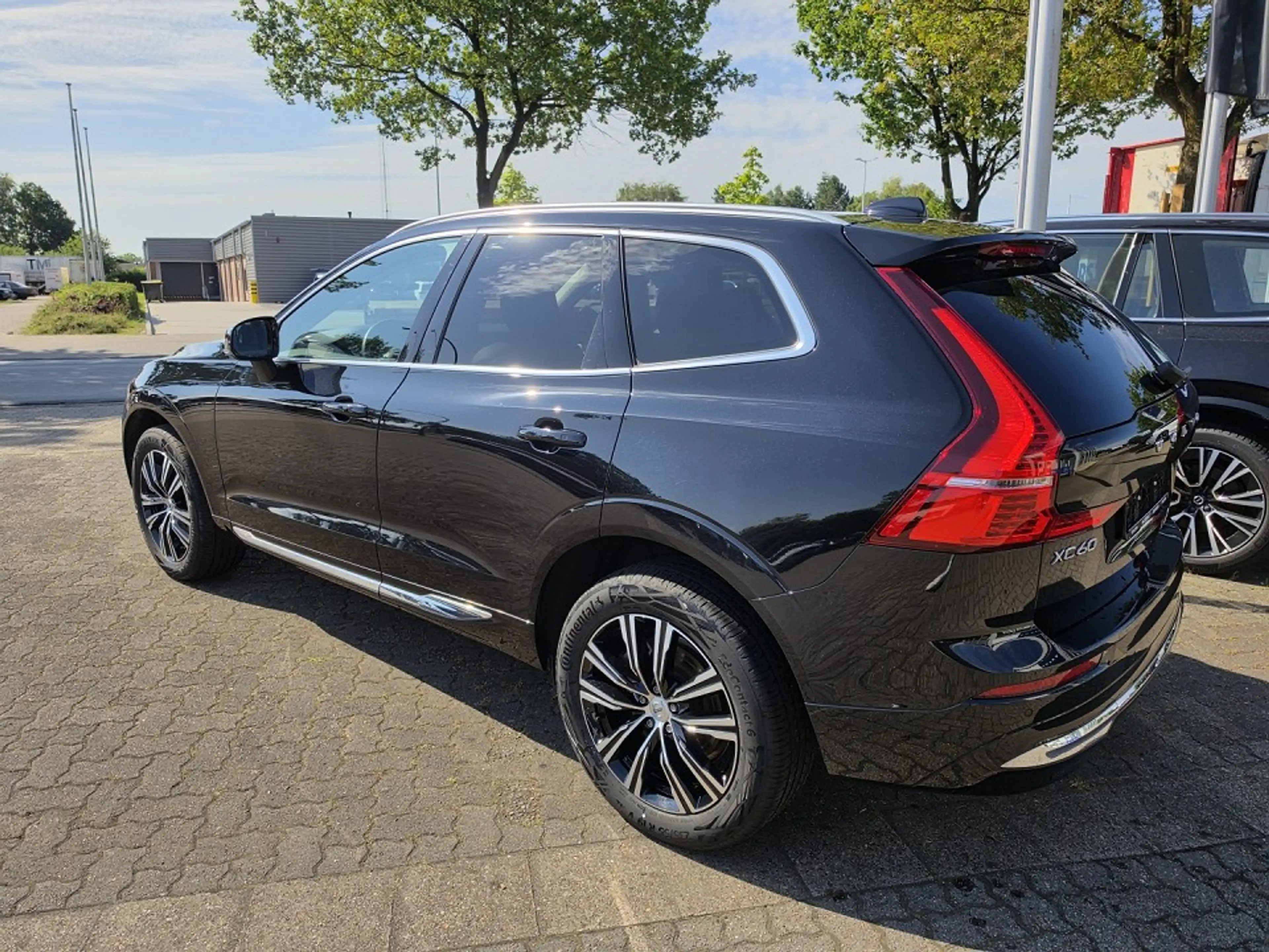 Volvo XC60 B4D (197 PS) AT8|INSC|Licht-P|Leder|360° — photo 2