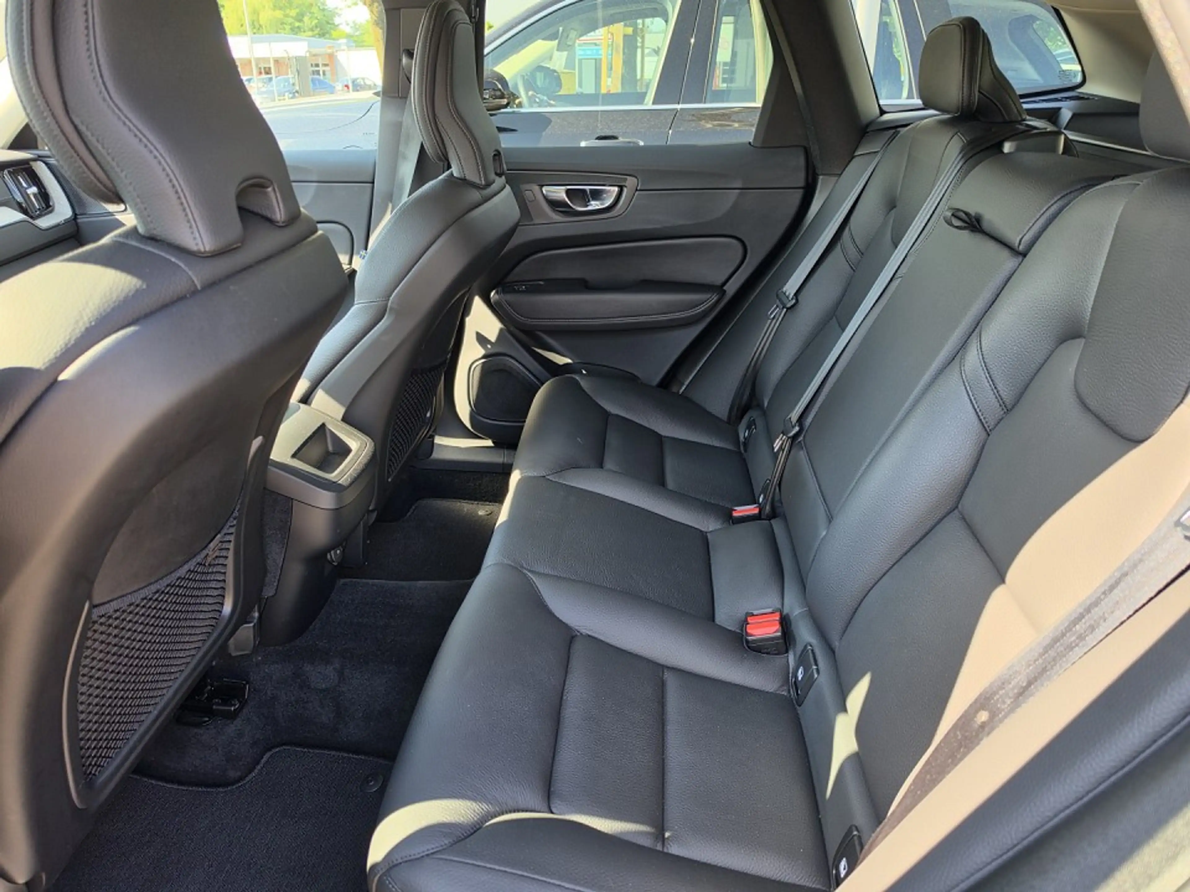 Volvo XC60 B4D (197 PS) AT8|INSC|Licht-P|Leder|360° — photo 5