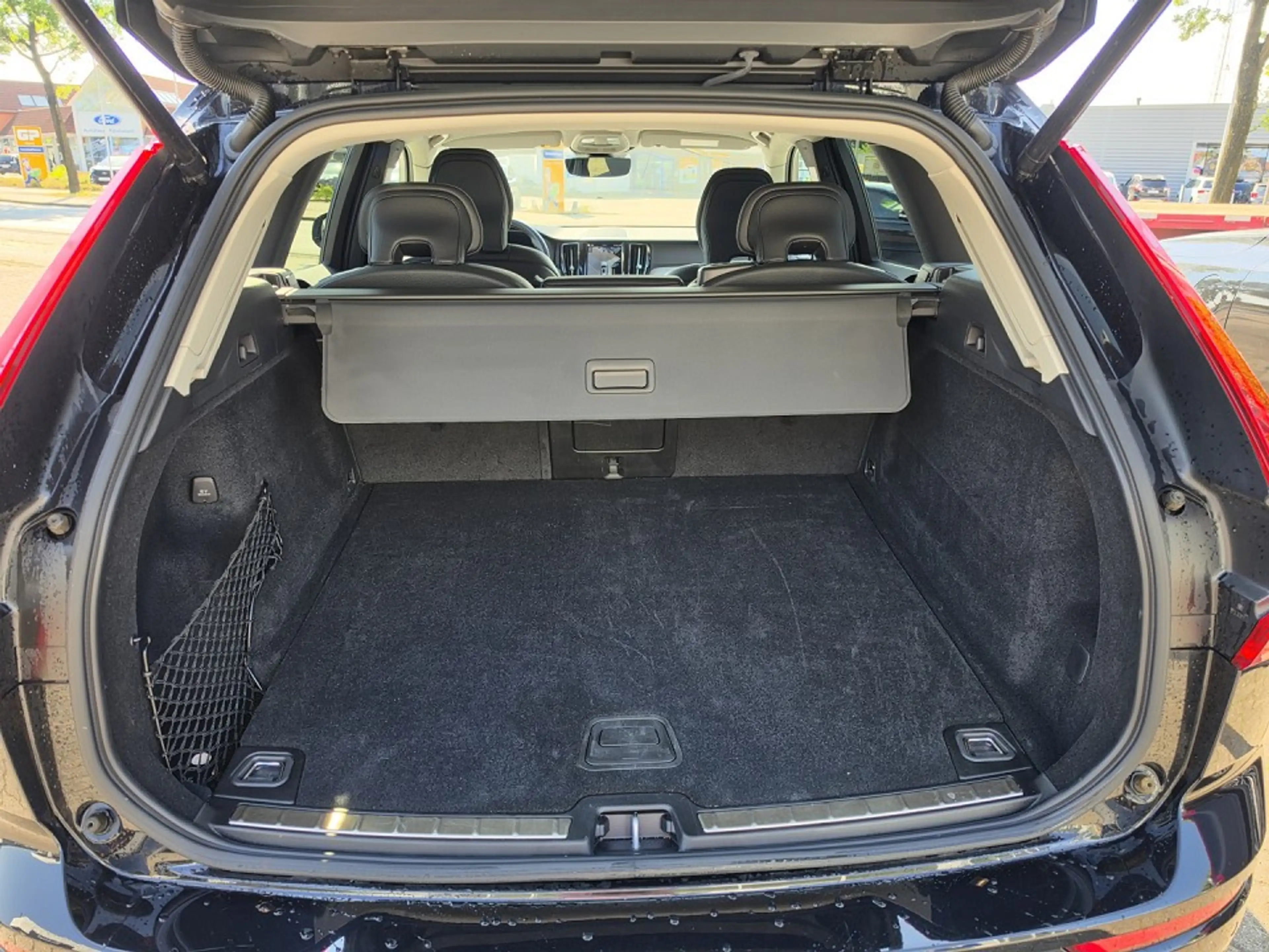 Volvo XC60 B4D (197 PS) AT8|INSC|Licht-P|Leder|360° — photo 3