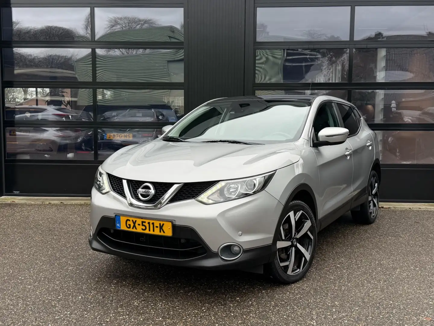 Nissan Qashqai 1.2 Connect Edition Led Navi Camera Trekhaak Cruis Grau - 1