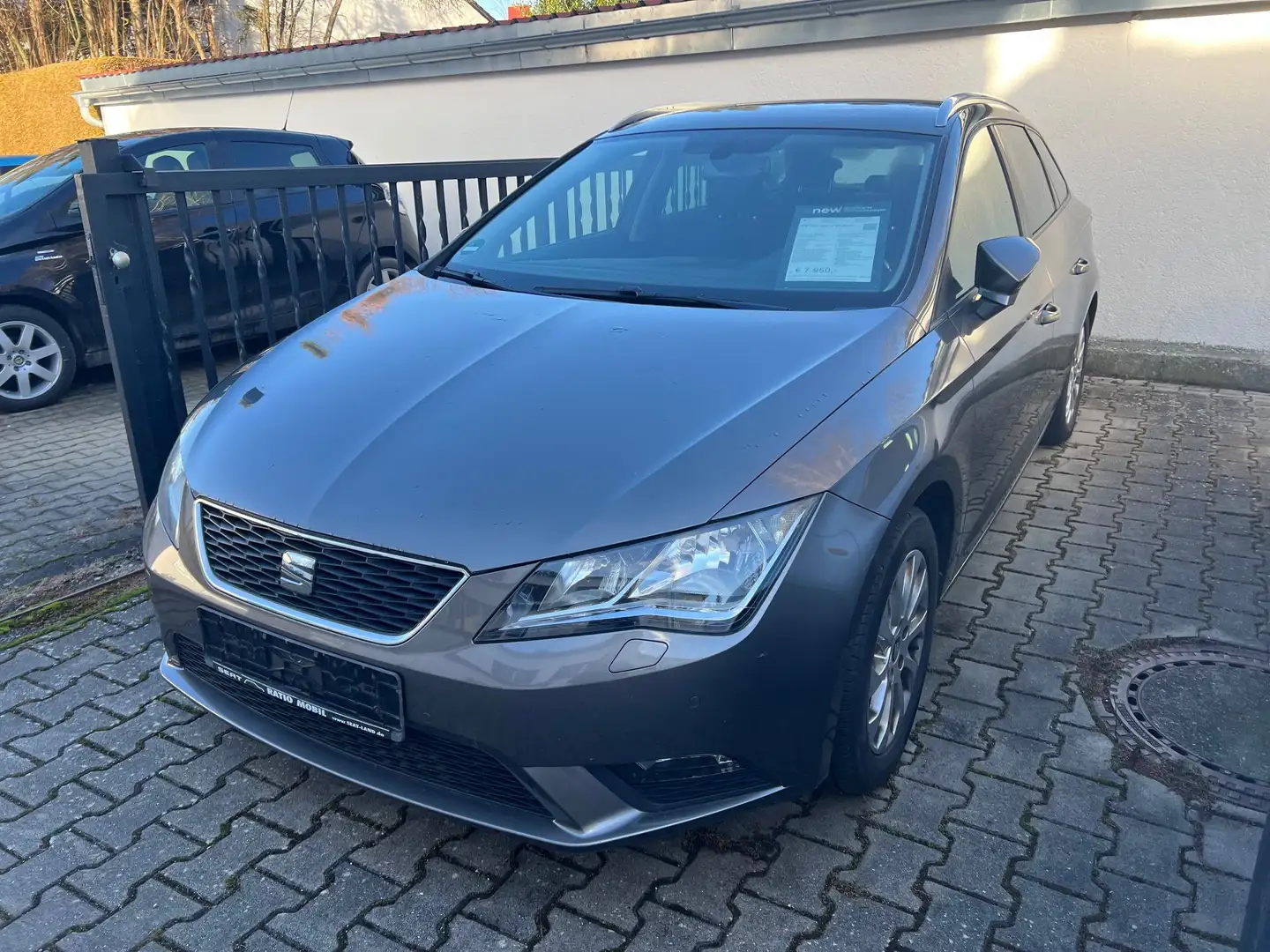 SEAT Leon Style 1.4 TSi ST ACT Grau - 1