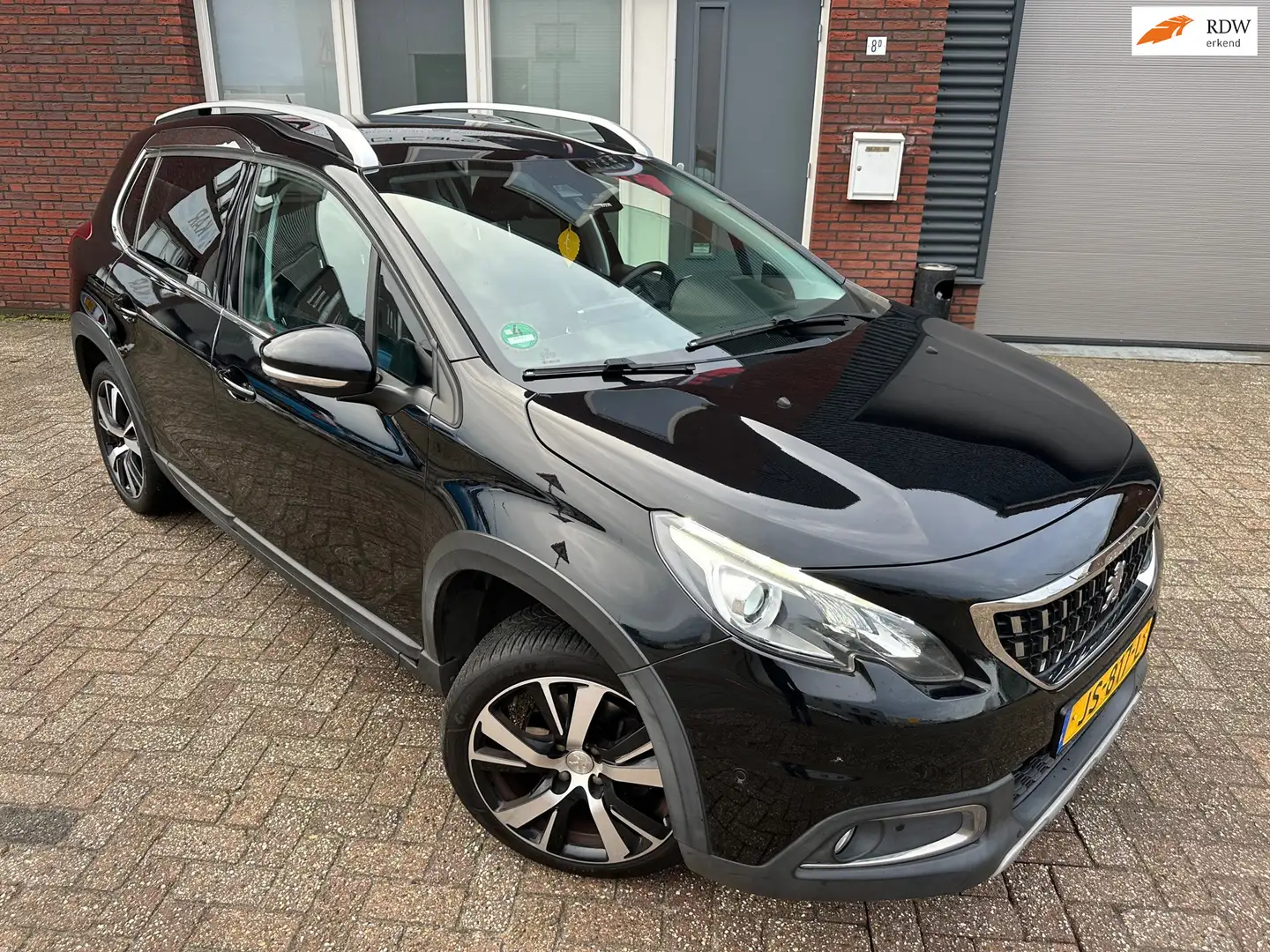 Peugeot 2008 1.2 PureTech Allure / Navi / Leder / PDC / AUT Schwarz - 1