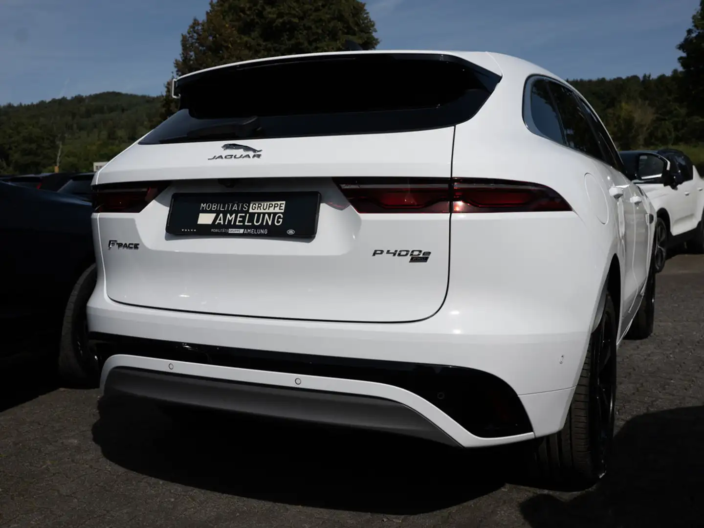 Jaguar F-Pace P400e AWD R-Dynamic S aus Erstbesitz Weiß - 2