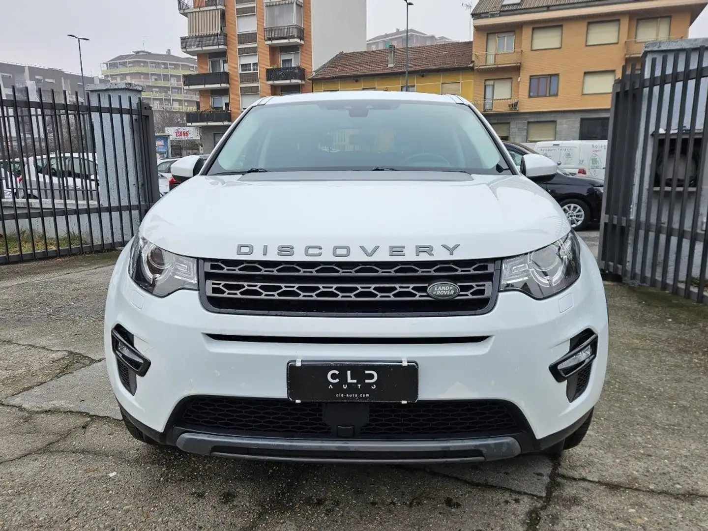 Land Rover Discovery Sport 2.0 TD4 150 CV Auto Bianco - 2