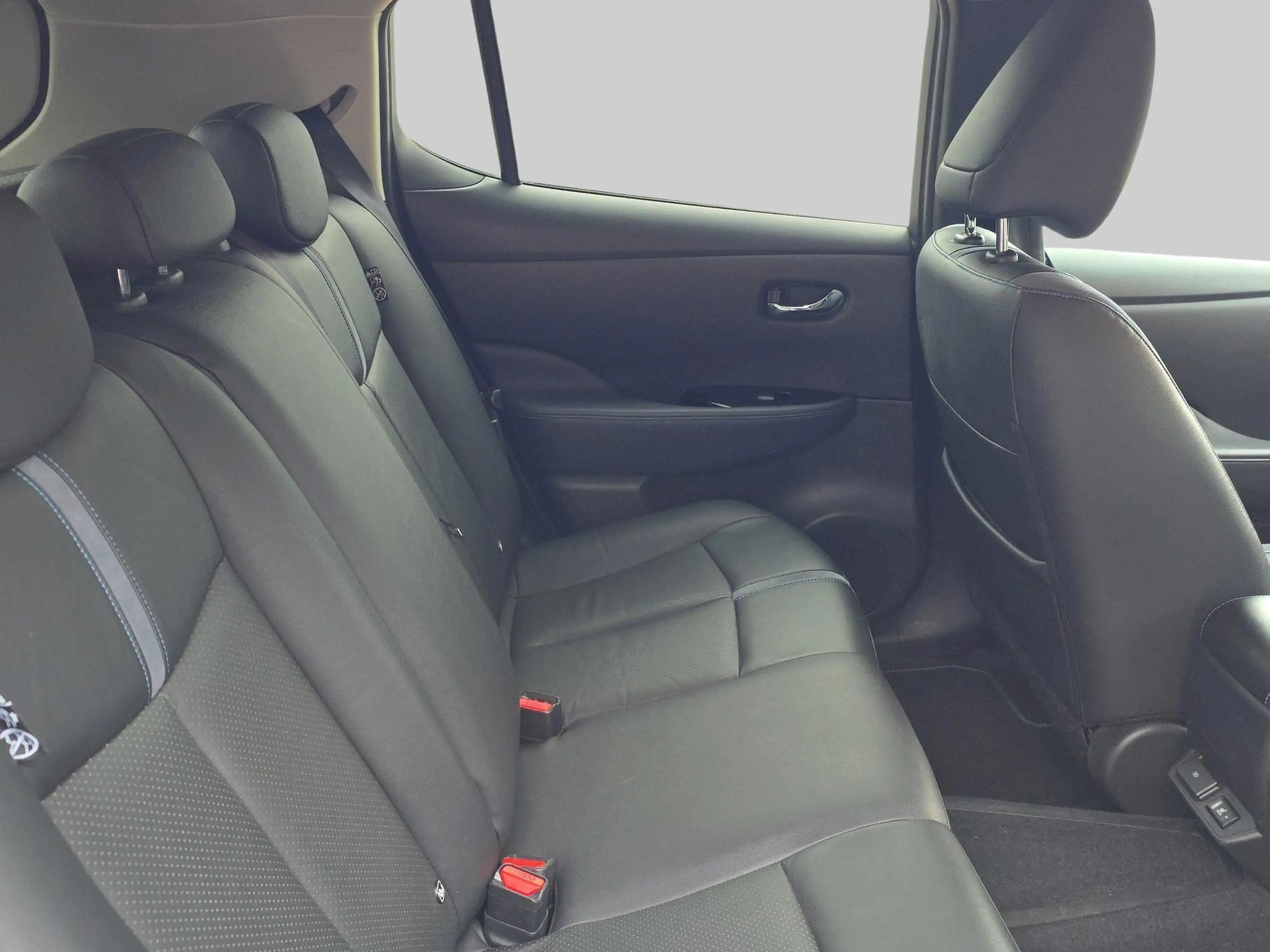 Nissan Leaf Tekna 40 kWh — photo 14