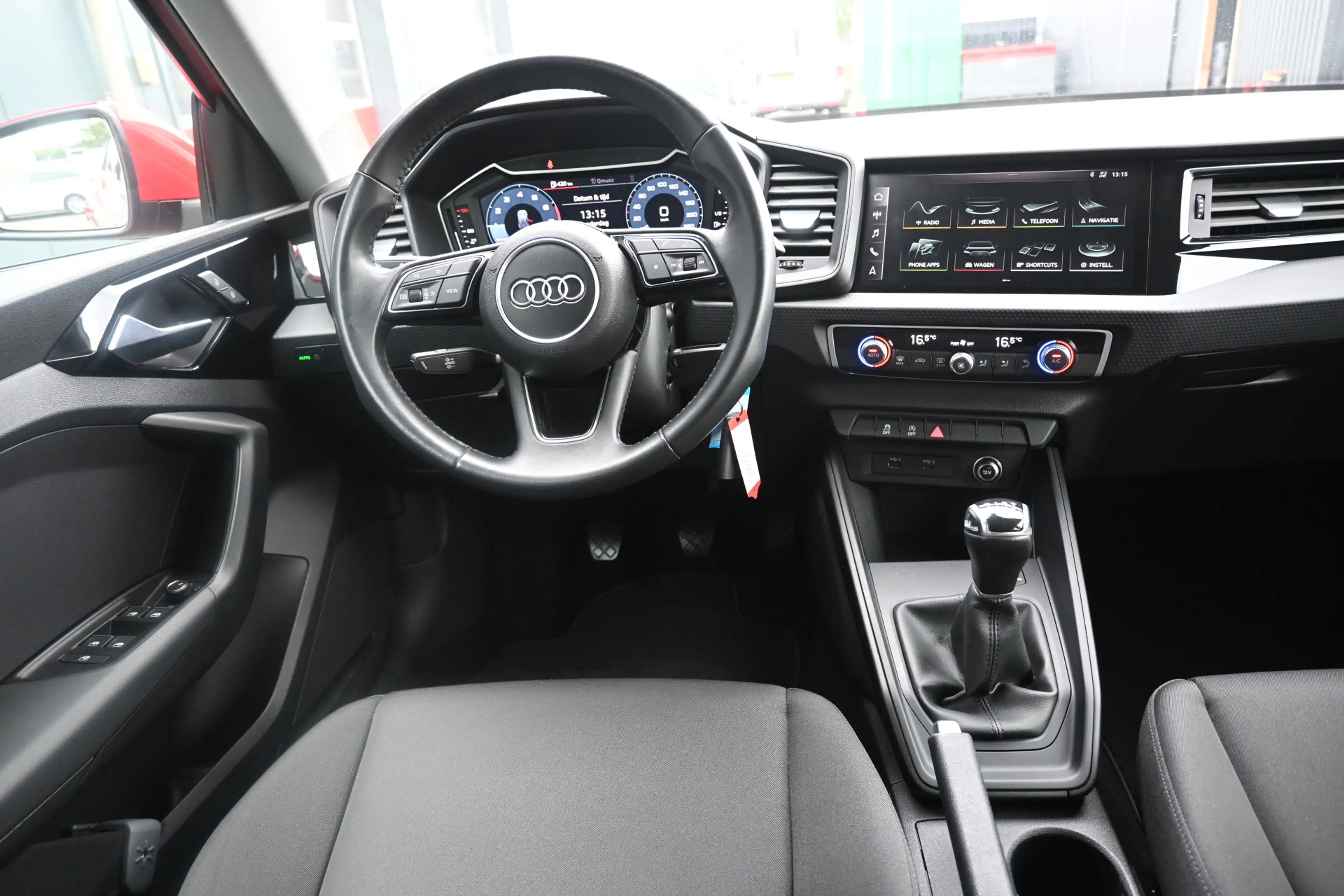 Audi A1 Sportback 25 TFSI Pro Line climate control carplay — photo 26