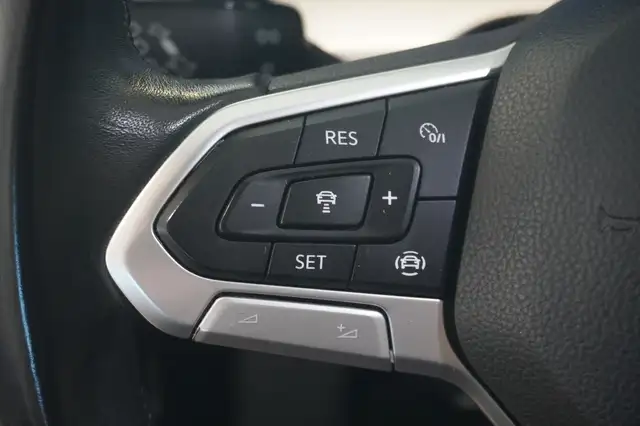 Volkswagen Golf view 12