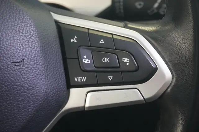 Volkswagen Golf view 13