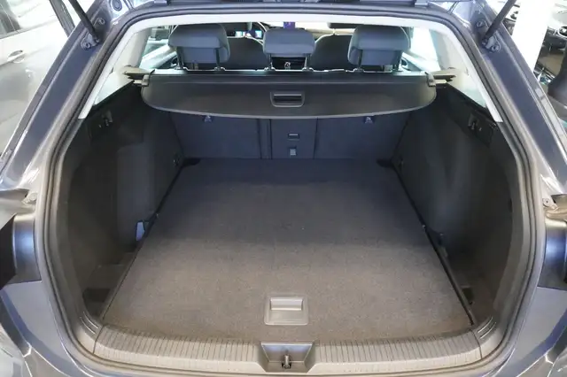 Volkswagen Golf view 10
