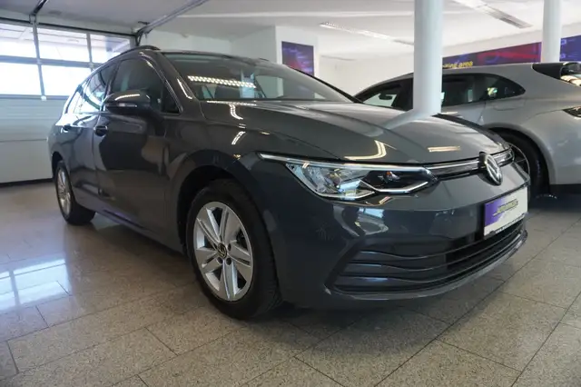 Volkswagen Golf view 3