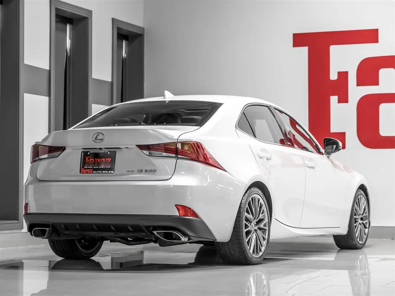 Lexus IS снимка Lexus IS