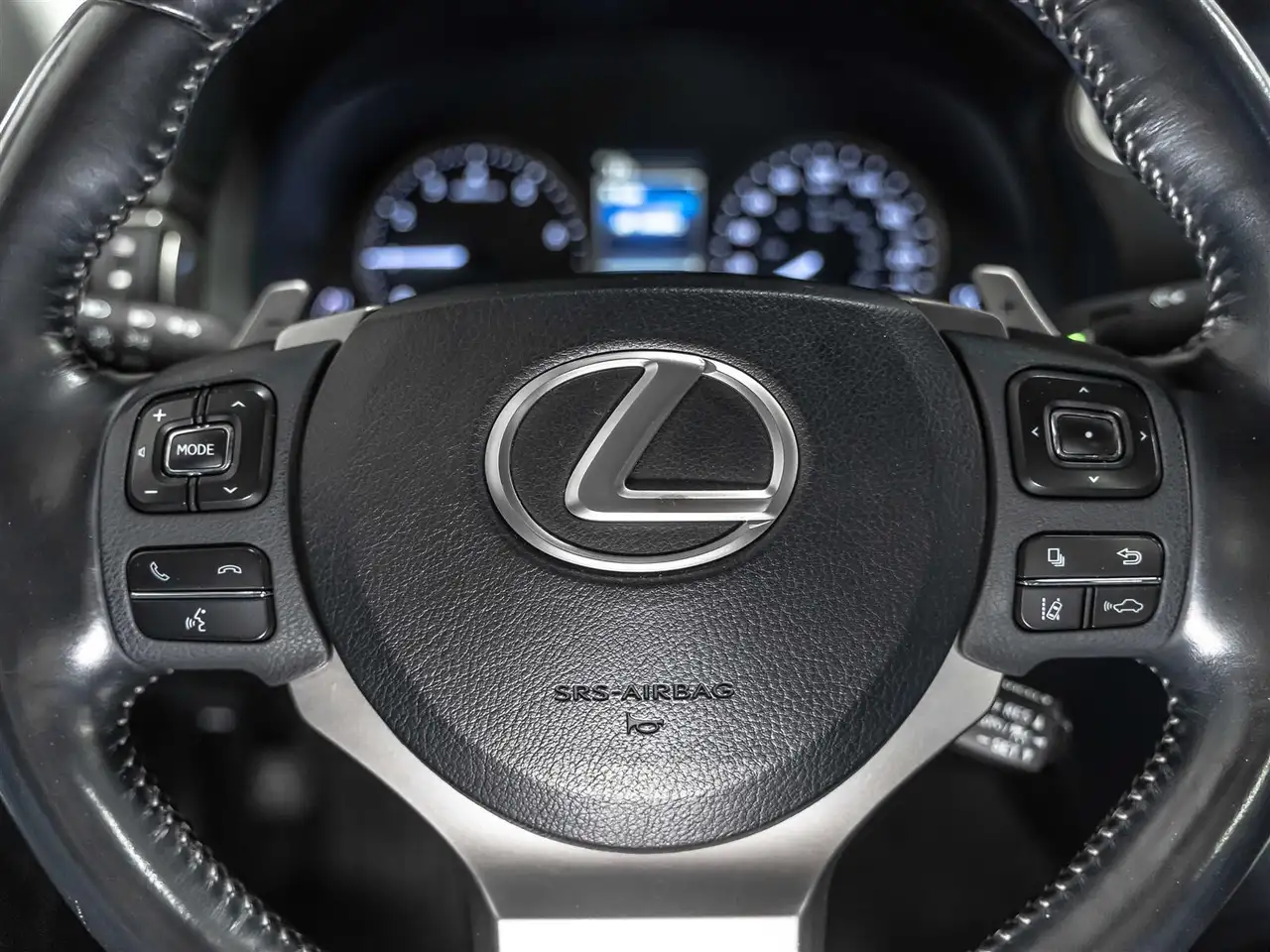 Lexus IS снимка Lexus IS