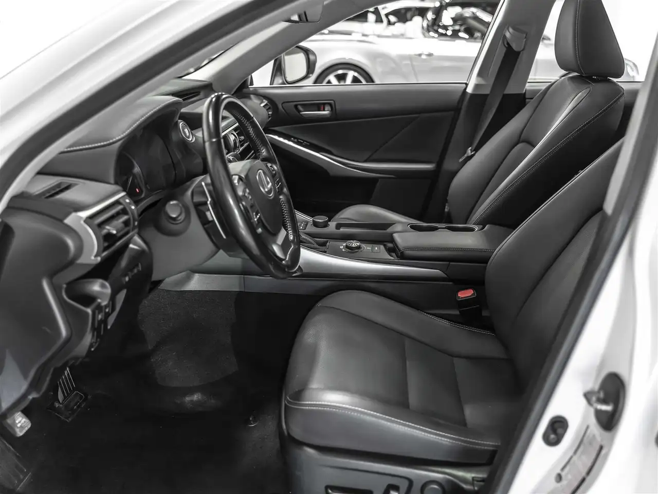 Lexus IS снимка Lexus IS
