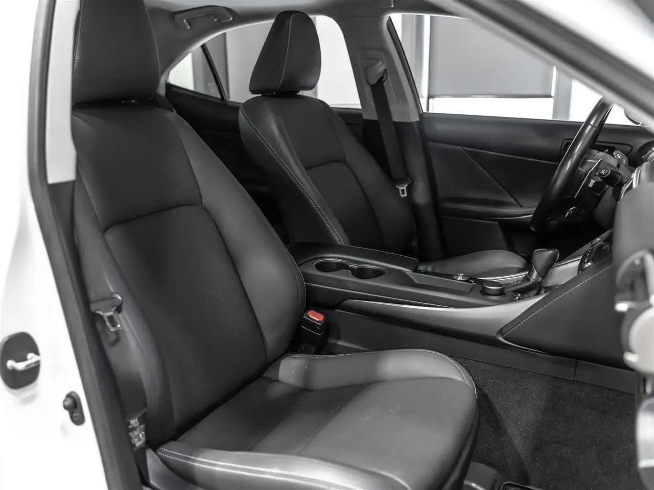 Lexus IS снимка Lexus IS