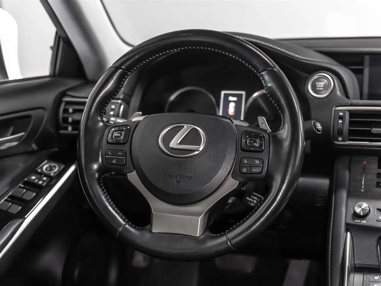 Lexus IS снимка Lexus IS