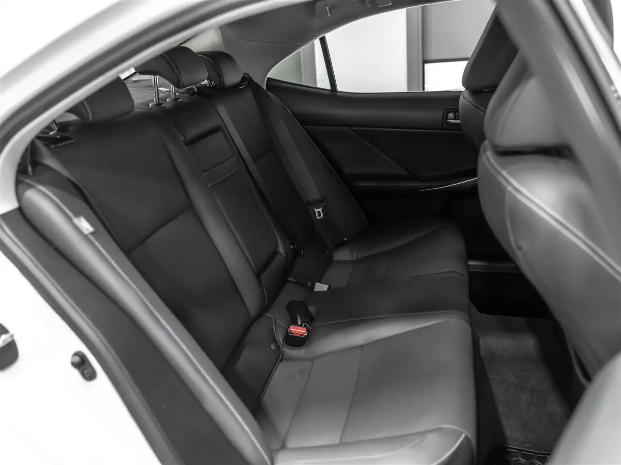 Lexus IS снимка Lexus IS
