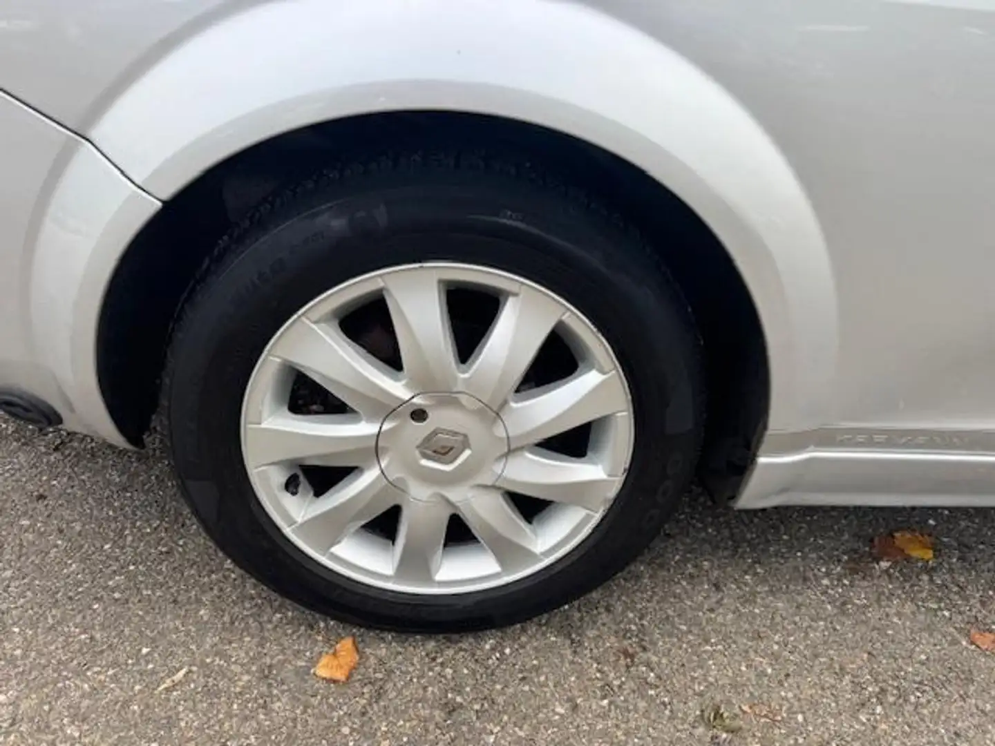 Renault Megane Coupé-Cabriolet 2.0-16V Tech Line, '06, aut., lpg- Šedá - 2