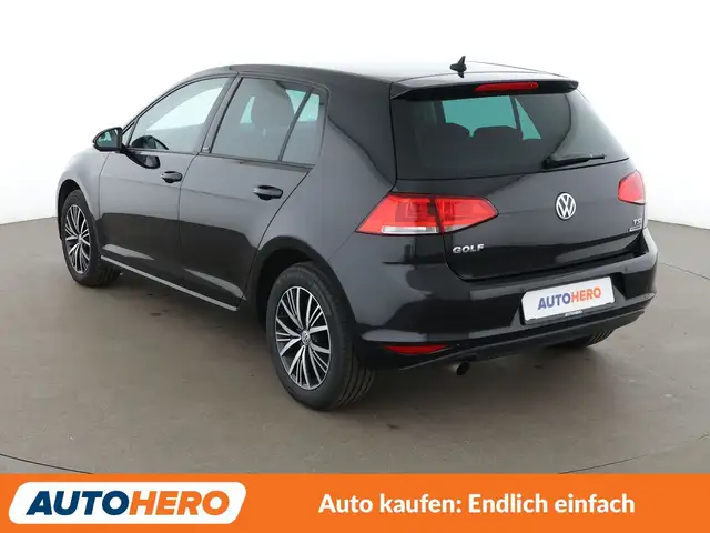 Volkswagen Golf view 4