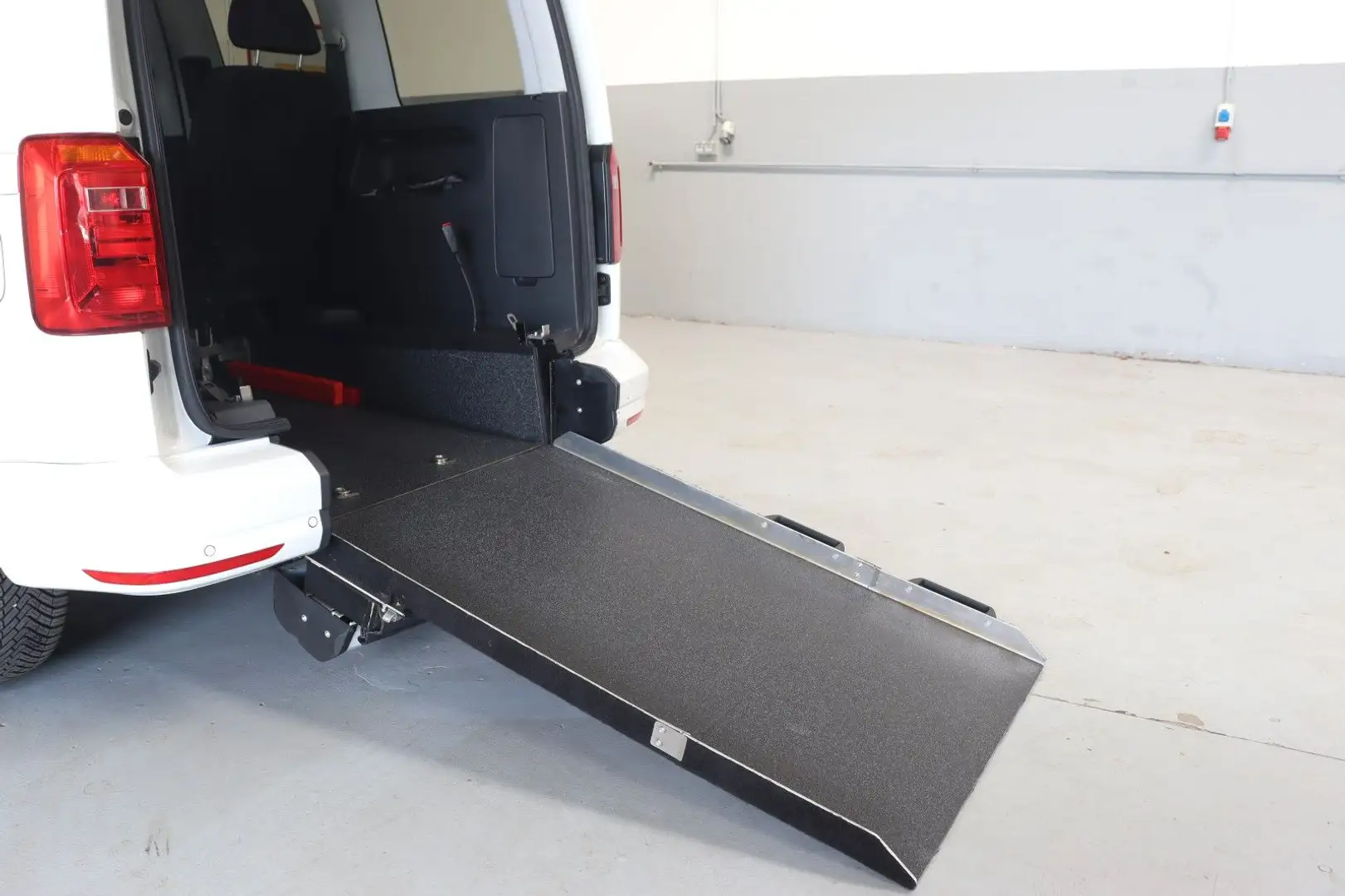 Volkswagen Caddy PKW Trendline BMT~Rollstuhlrampe Blanc - 2