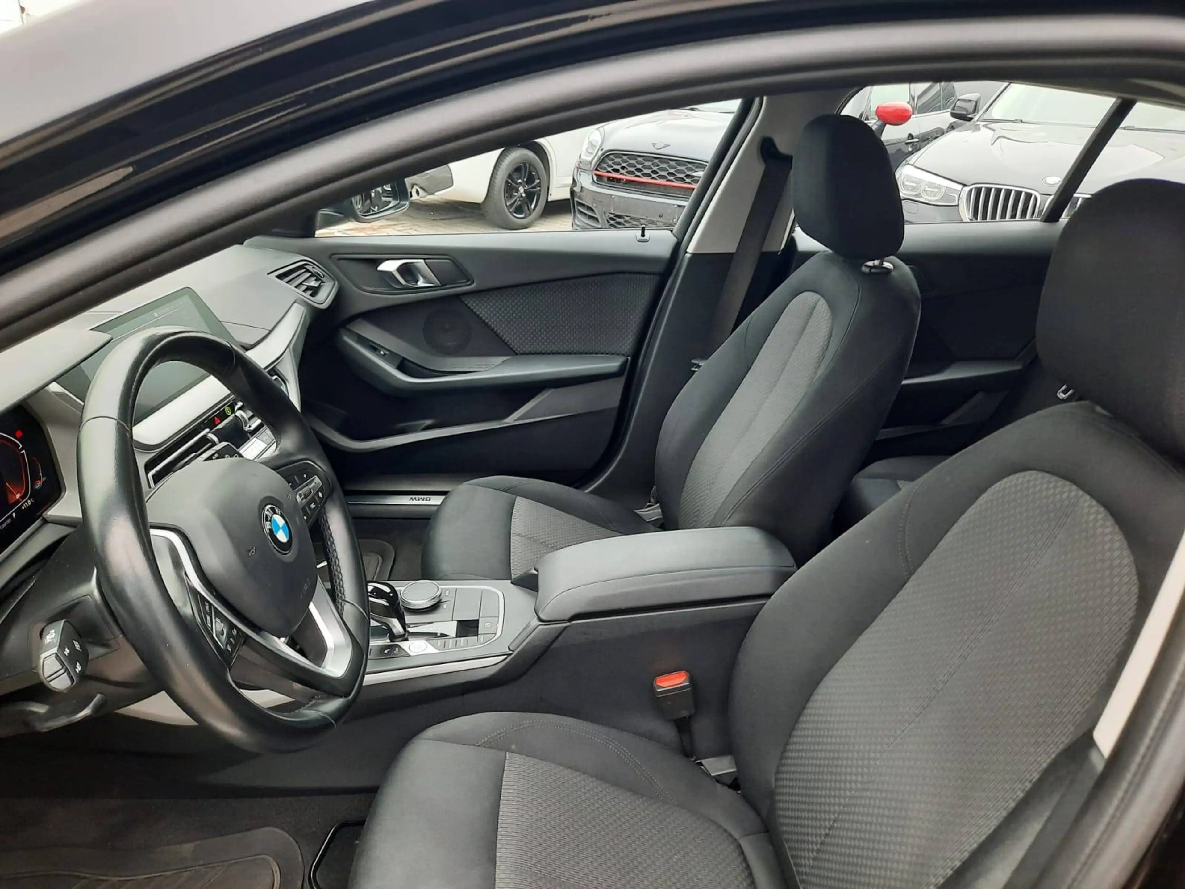 BMW 118 i Aut. Advantage*HUD*LiveCockpitProf*Sitzhzg*LED* — photo 13